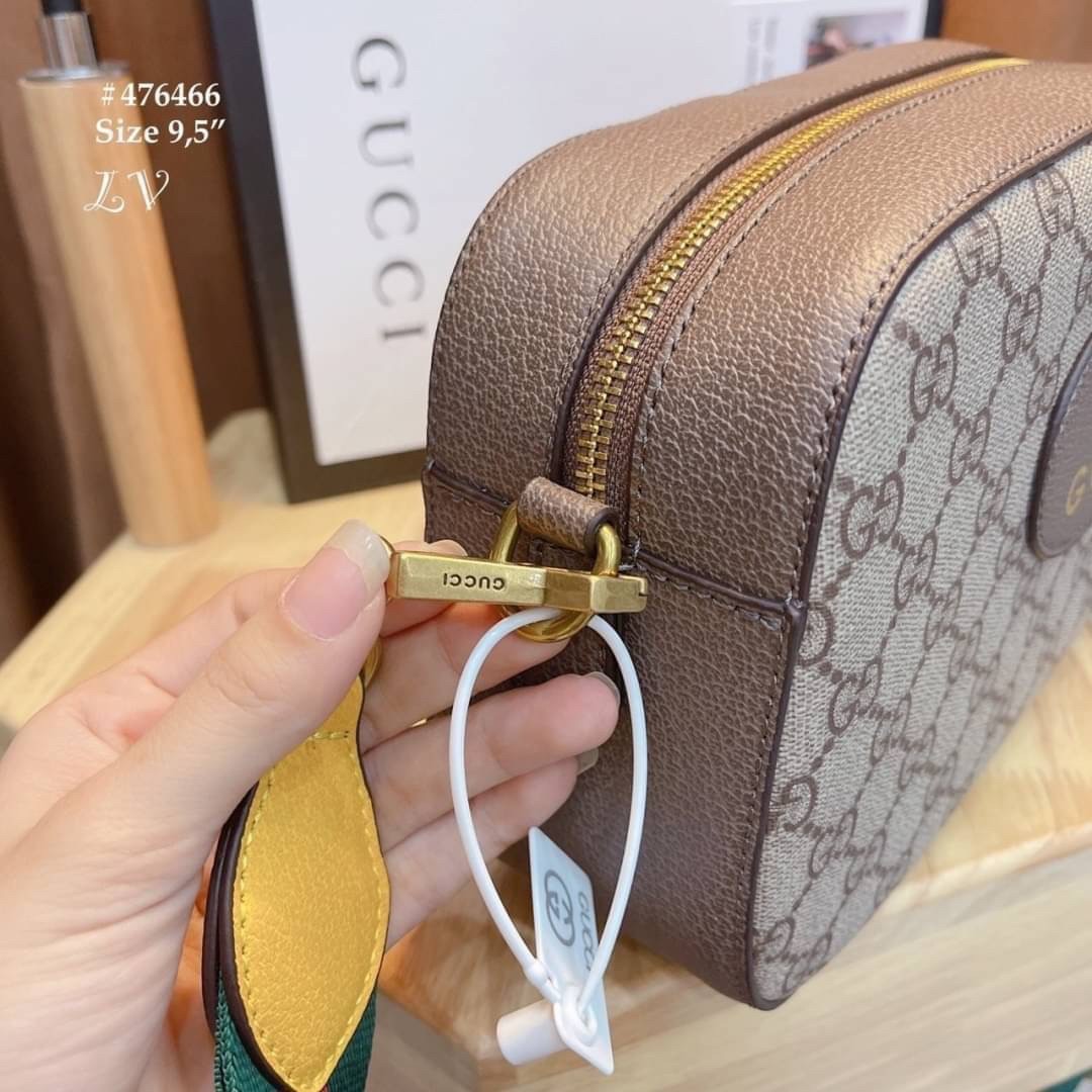 GUCCI Neo Vintage GG Supreme messenger bag กระเป๋าสะพายรุ่น unisex ใช้ได้ทั้งชายหญิง วัสดุแคนวาสอย่างดี จุของได้เยอะ ใช้เป็น every ได้เลย