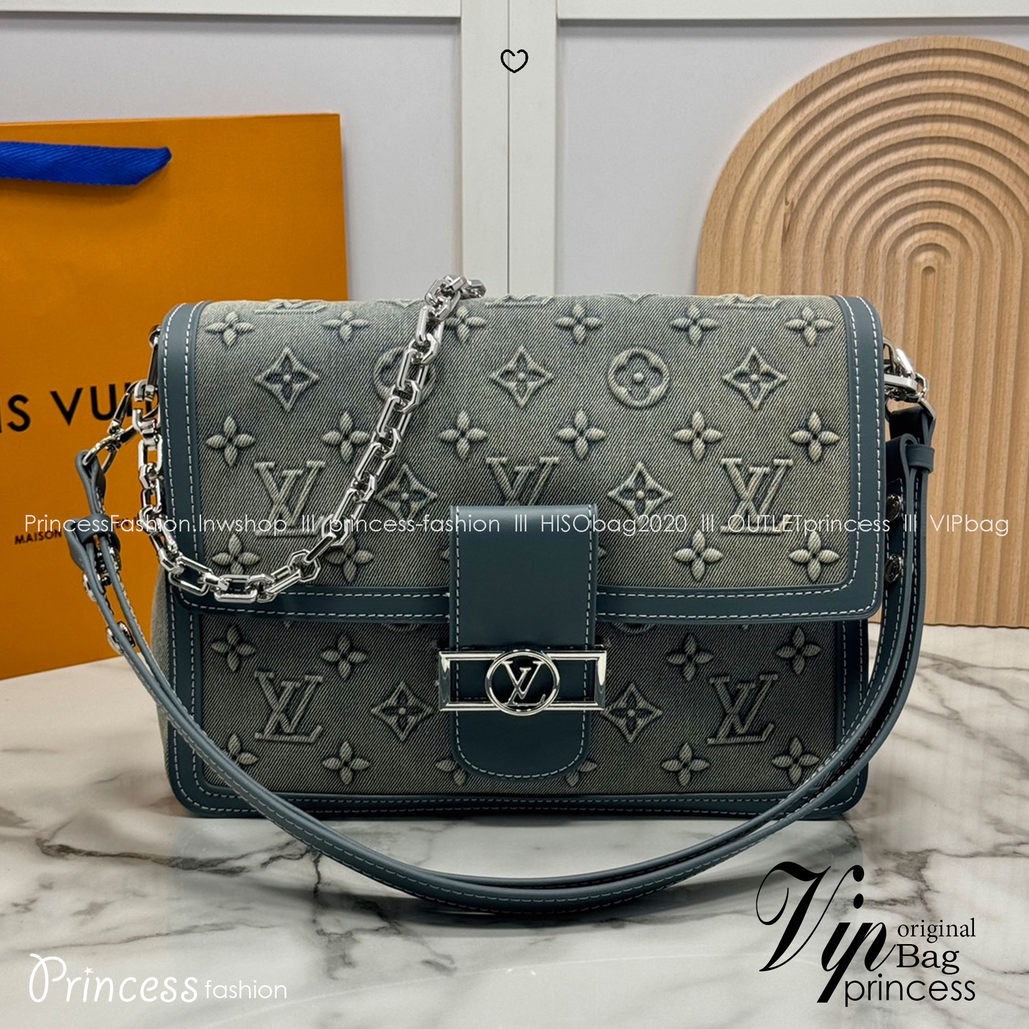 LV Dauphine 30 Monogram Denim Bag กระเป๋าสะพายทรงสวยใบใหญ่คลาสสิกเดนิมซีดสไตล์วินเทจ ปั้มนูนโลโก้ลายโมโนแกรม ใหม่ล่าสุด ส่งท้ายปีแบบสุดหรู กับกระเป๋าสะพายลุคคุณนาย