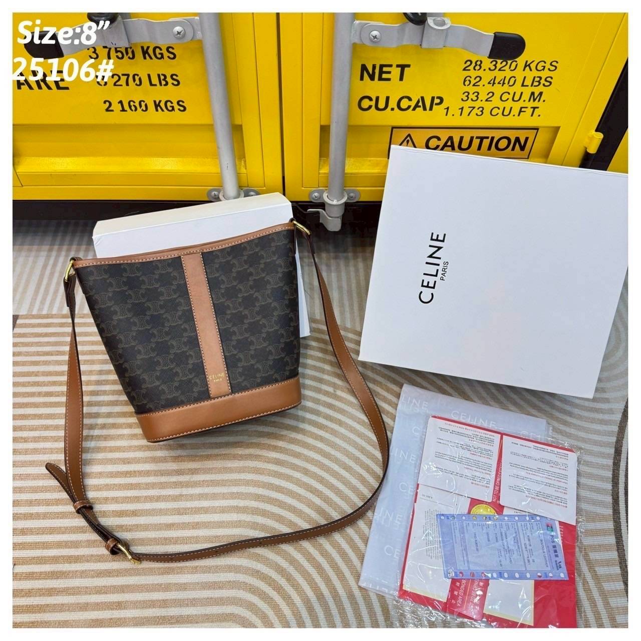 Celine bucket bag in Triomphe canvas and leather / Celine Tote Bag 6" 8" 9.5" กระเป๋าสะพายทรงบัคเก็ต โท้ทรุ่นแรกของแบรนด์ที่ได้รับความนิยมมากที่สุด ควรมีติดตู้ไว้เลย ดีไซน์สวยคลาสสิคไม่มีเอาท์