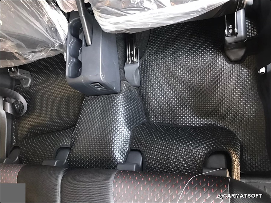 พรมปูพื้นรถยนต์ TOYOTA AVANZA 2019 ยางปูพื้นรถยนต์ ลายกระดุมเม็ดเล็ก สีดำ เข้ารูป เต็มคัน
