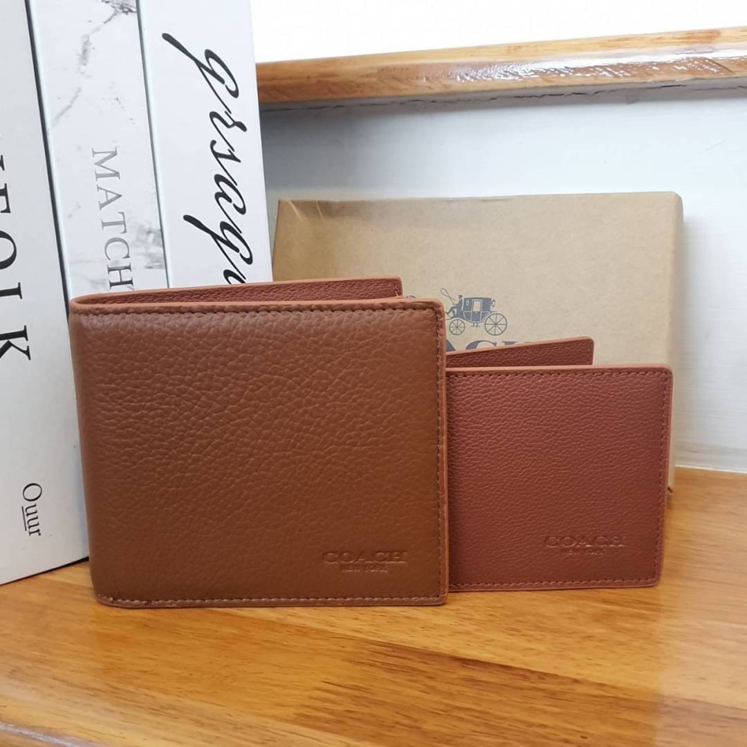 OUTLET 】พร้อมส่งเซ็ตสุดคุ้ม! มาครบ3สีขายดี เซ็ตกระเป๋าสตางค์+กระเป๋าที่ใส่บัตร แบรนด์ดังอย่าง COACH (FACTORY OUTLET) ที่มาพร้อม GIFT BOX สุดหรูอุปกรณ์ครบ! หนังลายและสีเดียวกันทั้งสองใบ ด้านในใส่บัตรได้หลายใบ พร้อมช่องใส่ธนบัตรอีกสองช่อง + ที่ใส่บัตรเพิ่ม(