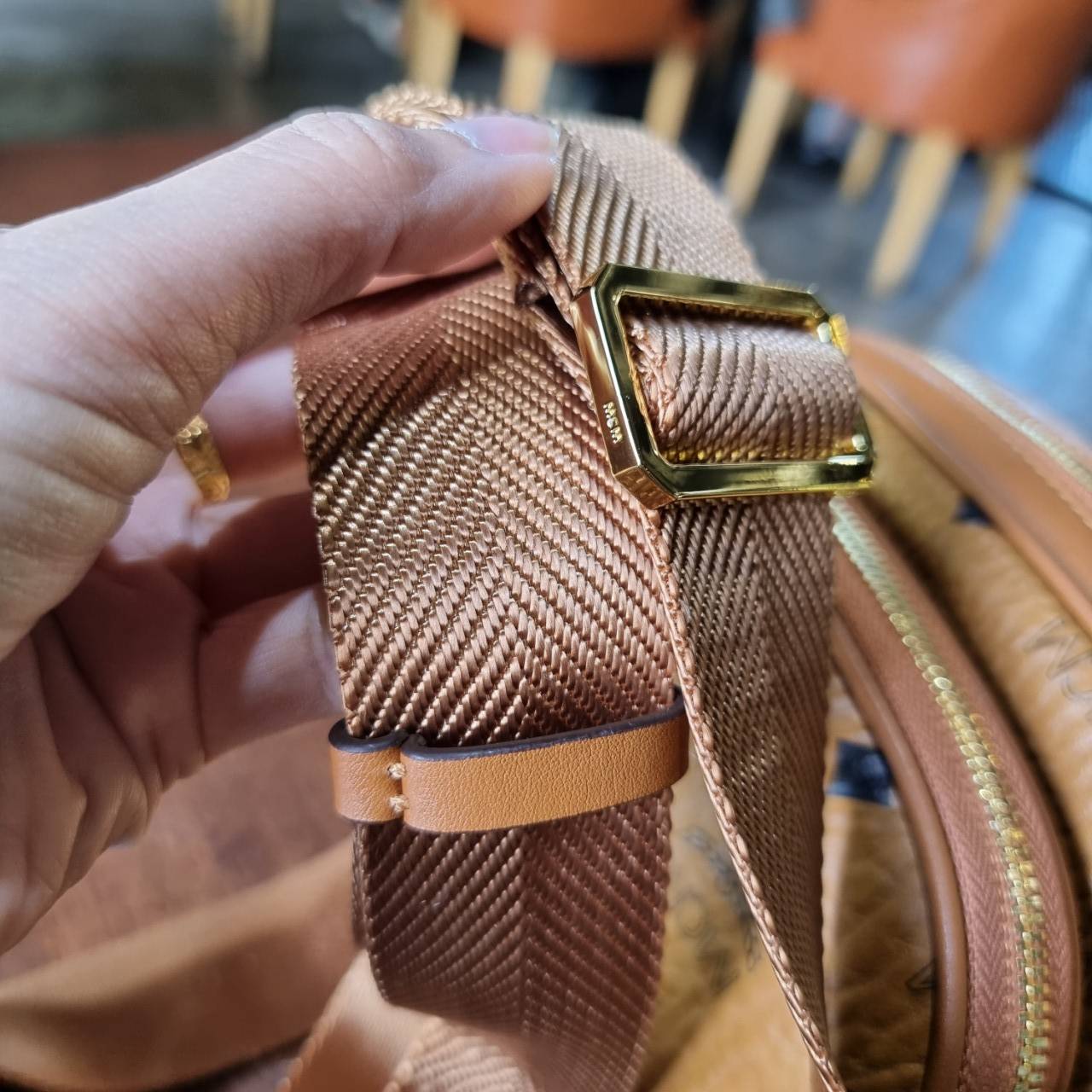 M.C.M ESSENTIAL MULTI POCHETTE BAG IN VISETOS หยุดไม่อยู่จริงๆ!! กระเป๋าสะพายมัลติฟังก์ชั่น เป็นไอเท็มที่รวมฟังก์ชั่นการใช้งานที่หลากหลายไว้ในรุ่นเดียว ดีไซน์กระเป๋าทรง pouch 3 ชิ้น สุดคุ้ม สามารถประกอบเข้าด้วย หรือแยกชิ้นใช้งานได้หมด