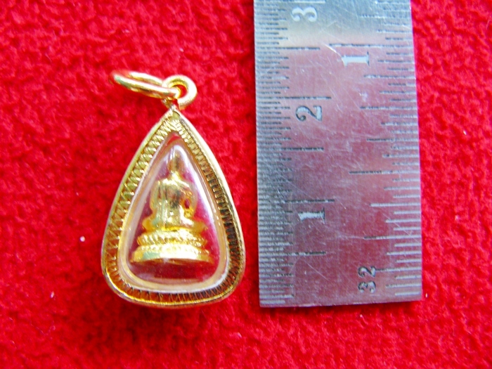 จี้พระประจำวันเกิดวันพฤหัส ปางสมาธิ ทรงหยดน้ำ เนื้อทองเลี่ยมทองไมครอนพร้อมใบคาถาค่ะ