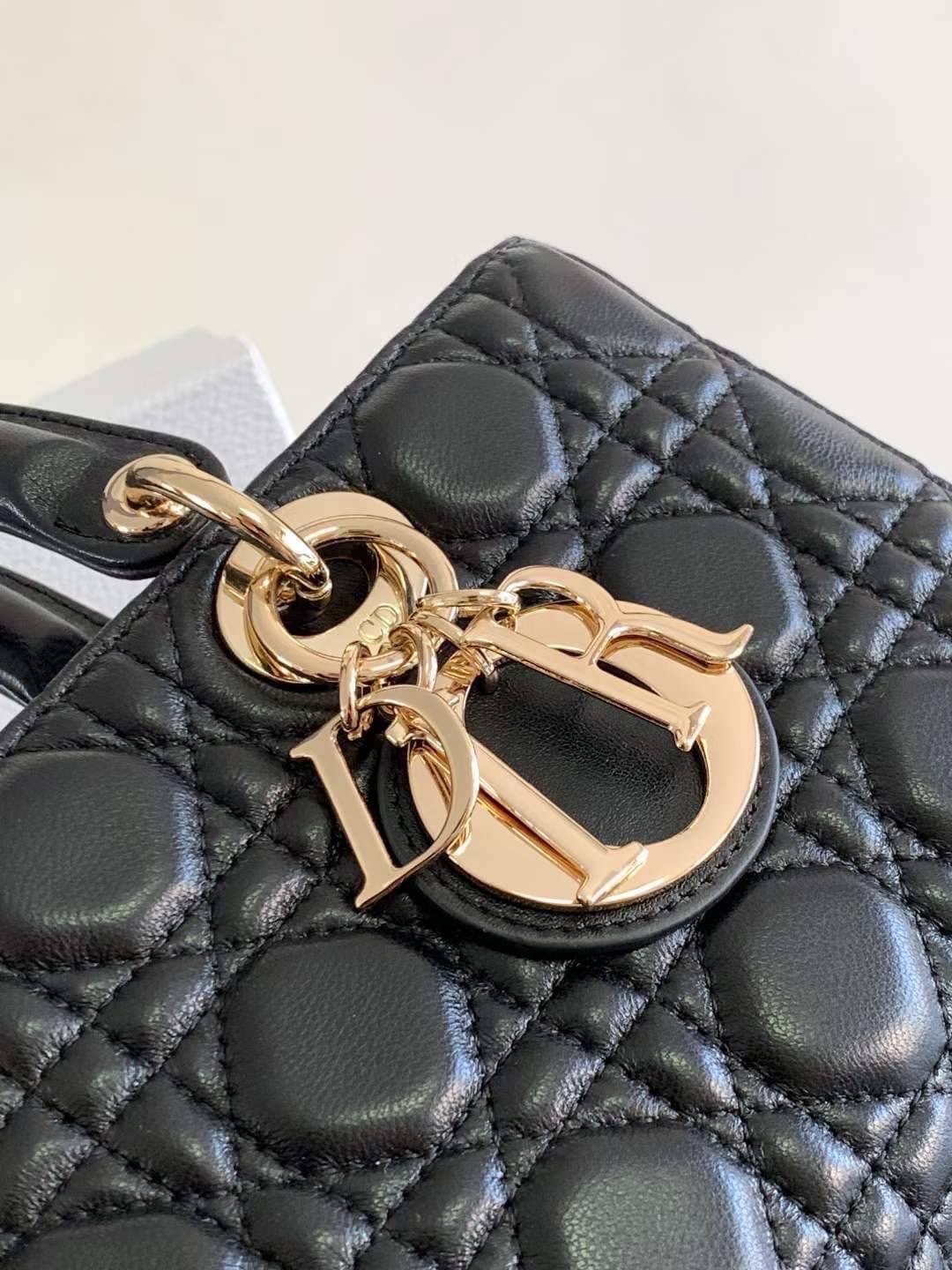 DIOR Medium Lady D-Joy Bag / LADYDIOR กระเป๋าสะพายสง่างามเหนือกาลเวลา เกรดท็อปออริ สลับแท้ 1:1