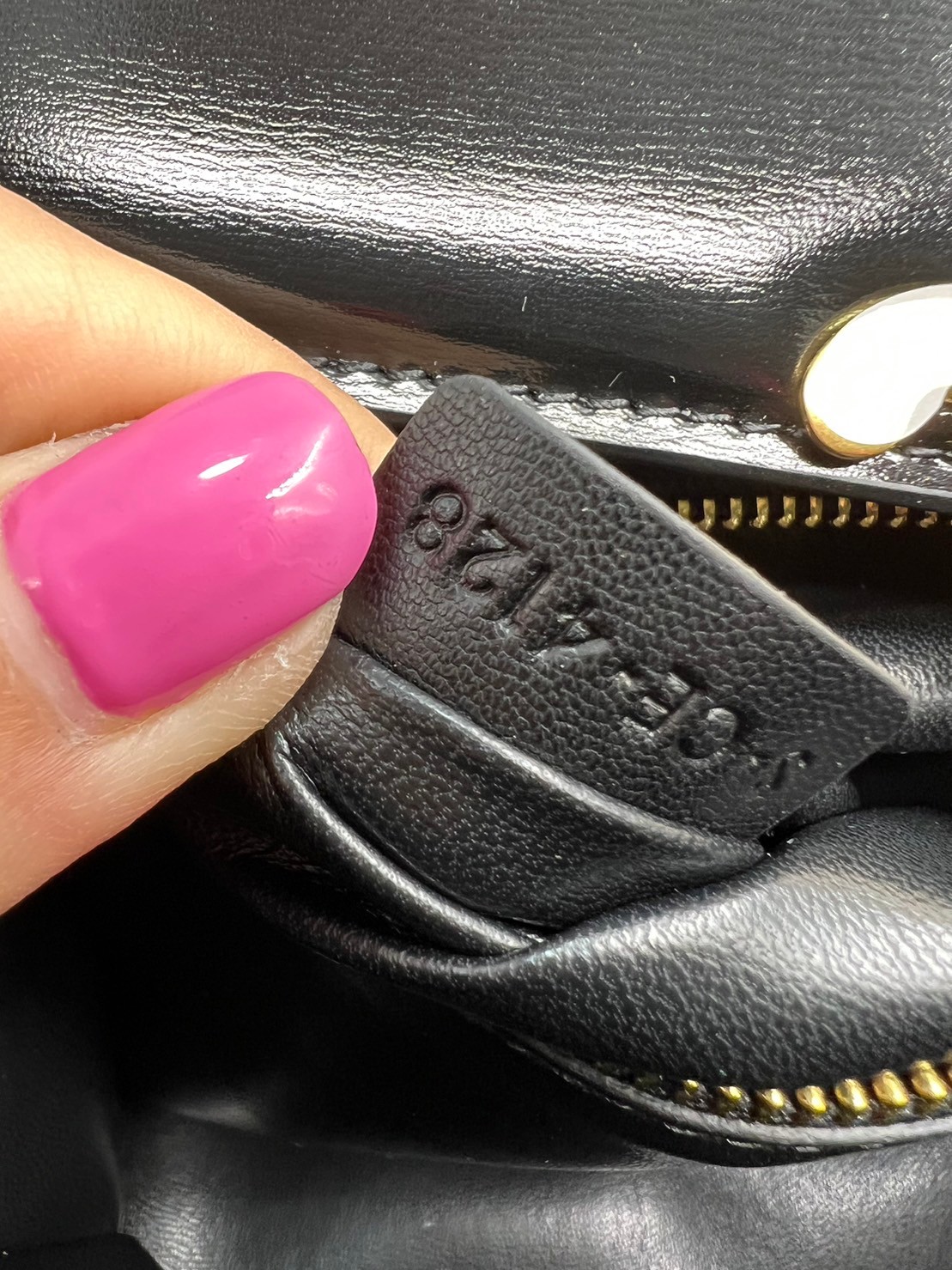 MEDIUM 22cm : CELINE CLASSIQUE TRIOMPHE BAG IN SHINY CALFSKIN / Celine Triomphe Bag / Celine Bag พร้อมส่ง 10 สี เกรดออริ 1:1 กระเป๋าแบรนด์หรูที่ควรมีแห่งปี