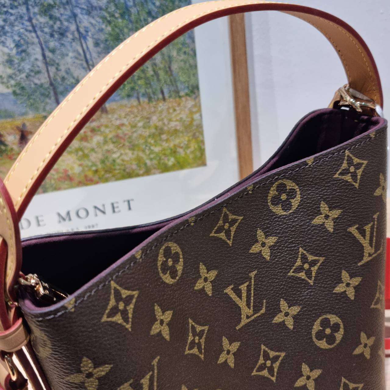 LV All In BB Bag กระเป๋าทรงบัคเก็ตที่มาแรงมากๆตอนนี้ พร้อมสีใหม่ต้อนรับวาเลนไทน์ รูปทรงคลาสสิคสะดวกใช้ ดีไซน์ลูกเล่นสนุกๆ