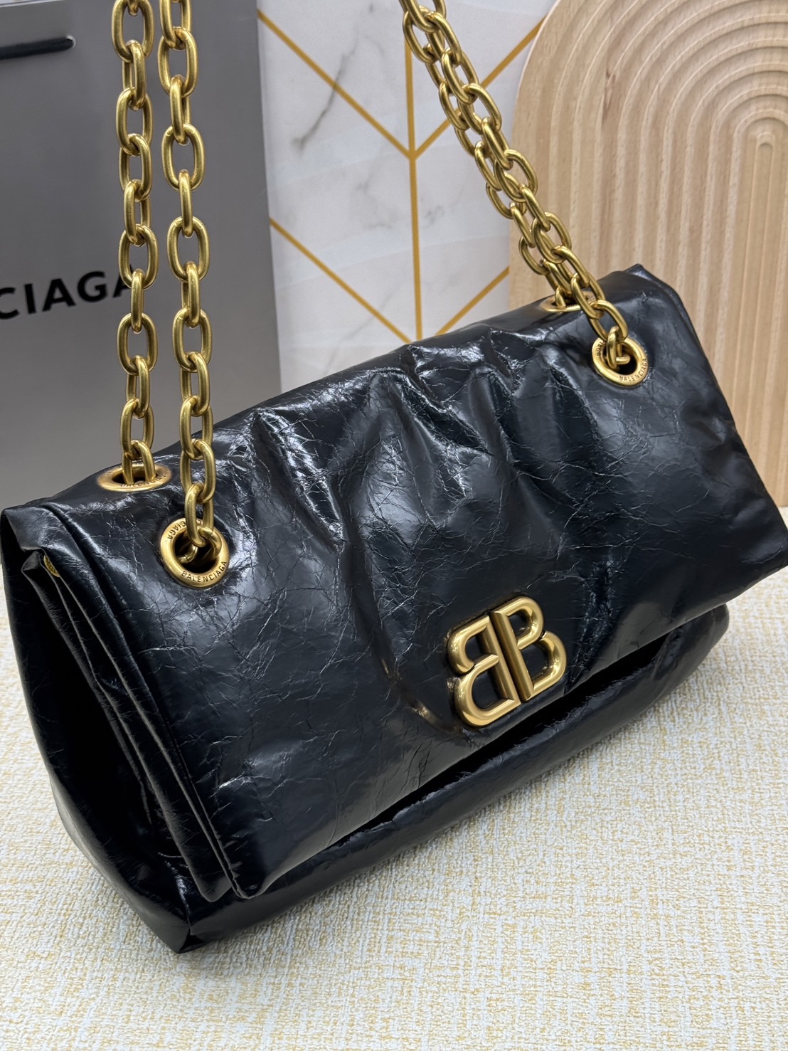 Balenciaga MONACO SMALL CHAIN BAG IN BLACK 28cm กระเป๋าทรงโท้ทใบใหญ่ งานหนังยับสวยเต็มใบ เกรดออริ สลับแท้ 1:1 ใช้งานต่างประเทศได้