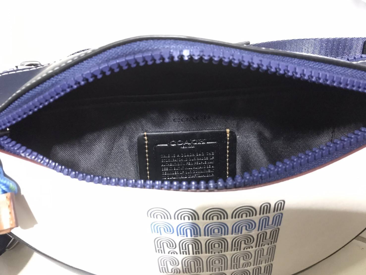 Coach F84711 Warren Mini Belt Bag In Signature Canvas กระเป๋าคาดอก คาดเอว ขนาดกำลังดี ใช้งานง่าย ใช้ได้ทั้งหญิงและชาย