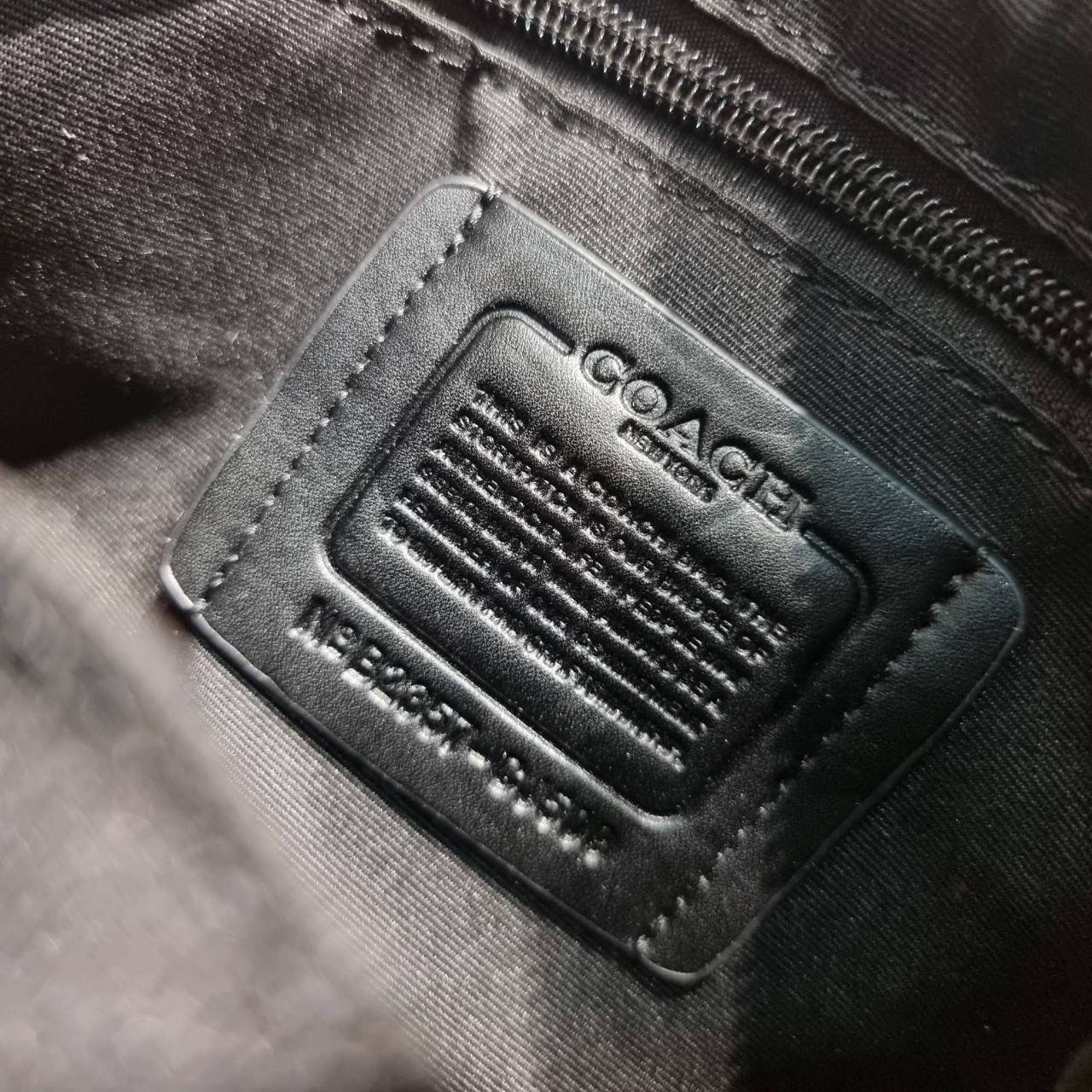 COACH ELIAS CROSSBODY IN SIGNATURE CANVAS BAG CJ509 CJ510 กระเป๋าครอสบอดี้ทรงคลาสสิค ดีไซน์รูปแบบใหม่ ใช้งานง่ายและสะดวก