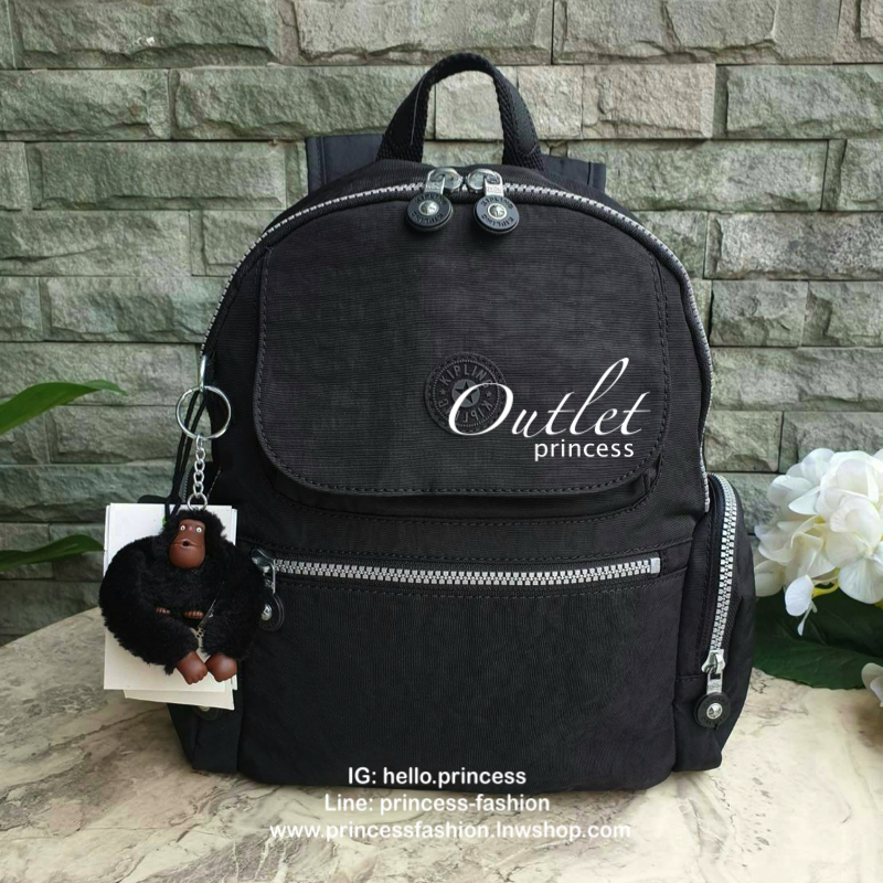 Kipling Matta Small Metallic Backpack รุ่น KI1490 คอลเลคชั่นใหม่ชนช้อป!!กระเป๋าเป้ขนาดกำลังดี วัสดุไนล่อนเคลือบกันน้ำ มีน้ำหนักเบา มีช่องเก็บของหลายช่อง แบ่งเป็นช่องด้านหน้า 2 ช่องและด้านข้างอีก 2 ช่อง ช่องใหญ่ปิดเปิดด้วยซิปคู่ภายในมีช่องซิป ช่องใส่ของจุก