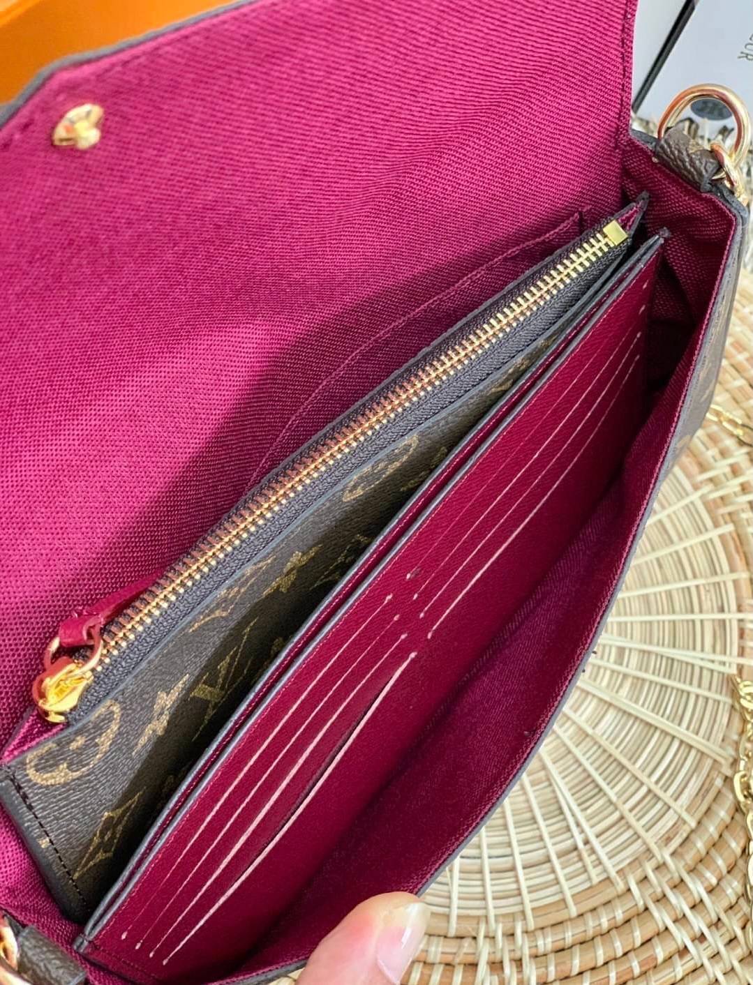 เน้นใช้งานได้จริงในชีวิตประจำวันค่ะ Louis vuitton felicie pochette พร้อมส่ง ซื้อ1ได้ถึง3!! มีไม่มาก หมดแล้วหมดเลยจ้าา! Premium gift จาก LV กระเป๋าสะพายข้างหรือถือแบบคลัทออกงาน หนังแกะแท้สวยงามค่ะ เปิดปิดกระเป๋าแบบกระดุม ภายในสามารถใส่มือถือได้ทุกรุ่น;พาสป