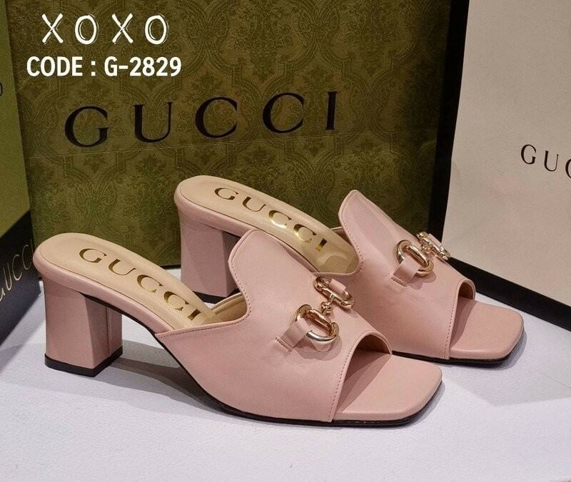 Gucci Mid Heel รองเท้าส้นกลาง 3 นิ้ว งานสวม สวย เก๋ วัสดุหนัง PU ทรงเปิด ด้านบนติดอะไหล่สีทอง ส้นแท่ง ยื่น เดิน ใช้งานง่าย น้ำหนักเบา แมทส์ชุดง่าย