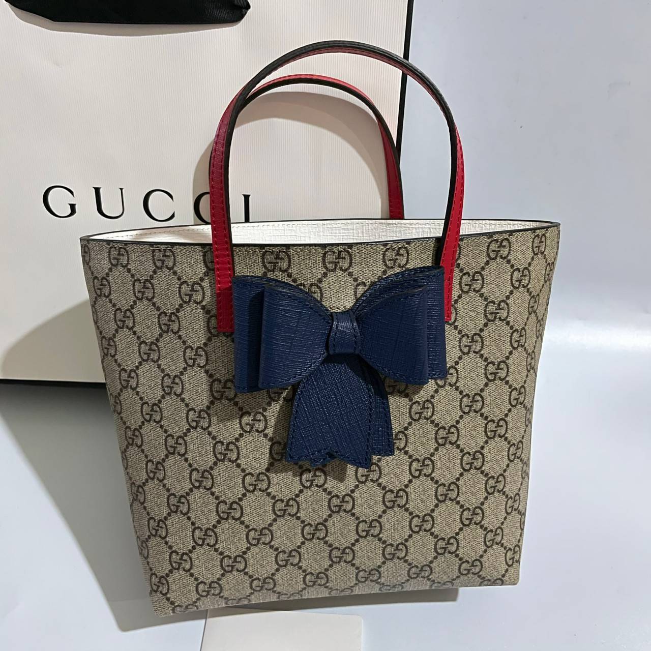 VIP 】Animal-Friendly Gucci Kid GG Supreme Tote Bag งานหนังแท้ทรงตั้งสวย ขนาดกะทัดรัด จุของได้เยอะ ใช้ได้ทั้งเด็กและผู้ใหญ่ น่ารักมากค่ะ