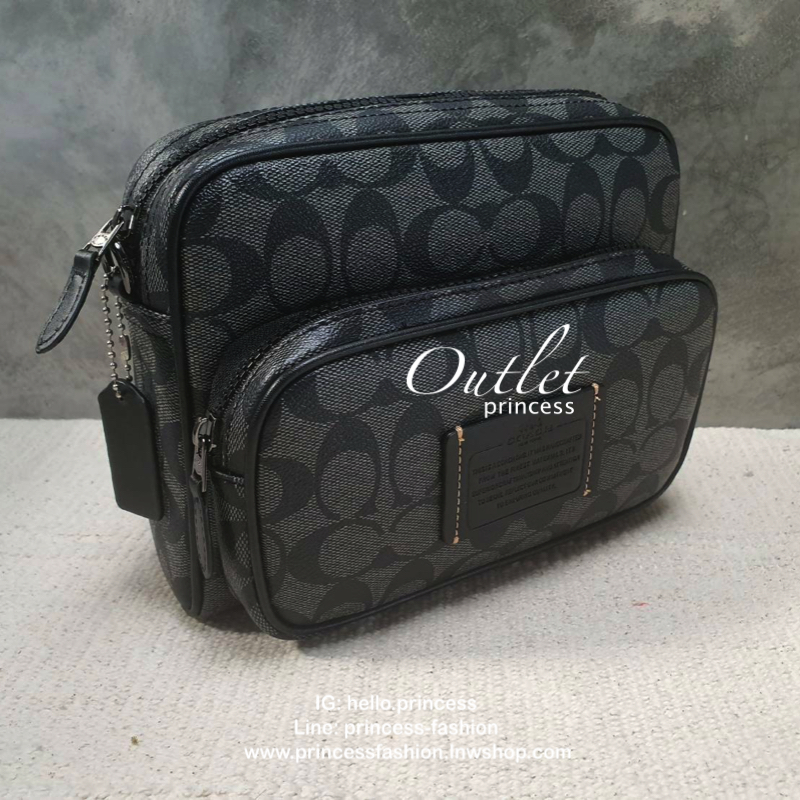 COACH Academy Sport Crossbody Bag กระเป๋าสะพาย crossbody สำหรับคุณผู้ชาย วัสดุหนัง ขนาดกำลังดี แบ่งช่องใช้งานเป็นสัดส่วน ทั้งภายนอก และภายใน ใส่ wallet ยาว mini iPad และของใช้ได้จุ กเานหลังมีอีก 1 ช่อง พร้อมสายสะพายยาว style sport ปรับได้ค่ะ