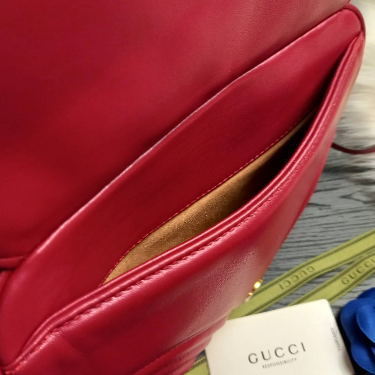 VIP GUCCI GG MARMONT TOP HANDLE SHOULDER BAG / BOLSA GG MATELASSE กระเป๋าถือ กระเป๋าสะพาย คอลเลคชั่นสุดหรู มาพร้อมสายสปอร์ตสะพายยาว สามารถปรับระดับได้ ถอดได้ เป็นอีกรุ่นที่โดดเด่นมากๆ การใช้งานคล้องตัวสุดๆ โดดเด่นด้วยโลโก้ GG ขนาดใหญ่เป็นเอกลักษณ์
