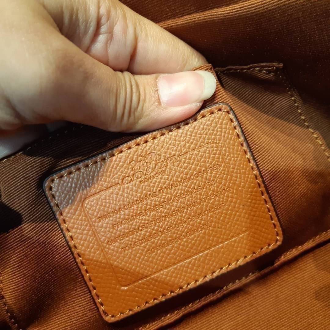 COACH F34615 MINI RUBY CROSSBODY IN SIGNATURE CANVAS ไอเท็มหายาก!! Best seller!! ยกให้น้องเลย!! 👍🎊👍💥 กระเป๋าสะพายข้างรูบี้ ทรงกะทัดรัด ไซส์กำลังดี ดีไซน์เรียบหรูในความเป็นเอกลักษณ์โค้ช ใช้งานง่าย สะดวก วัสดุหนังแคนวาสเคลือบ