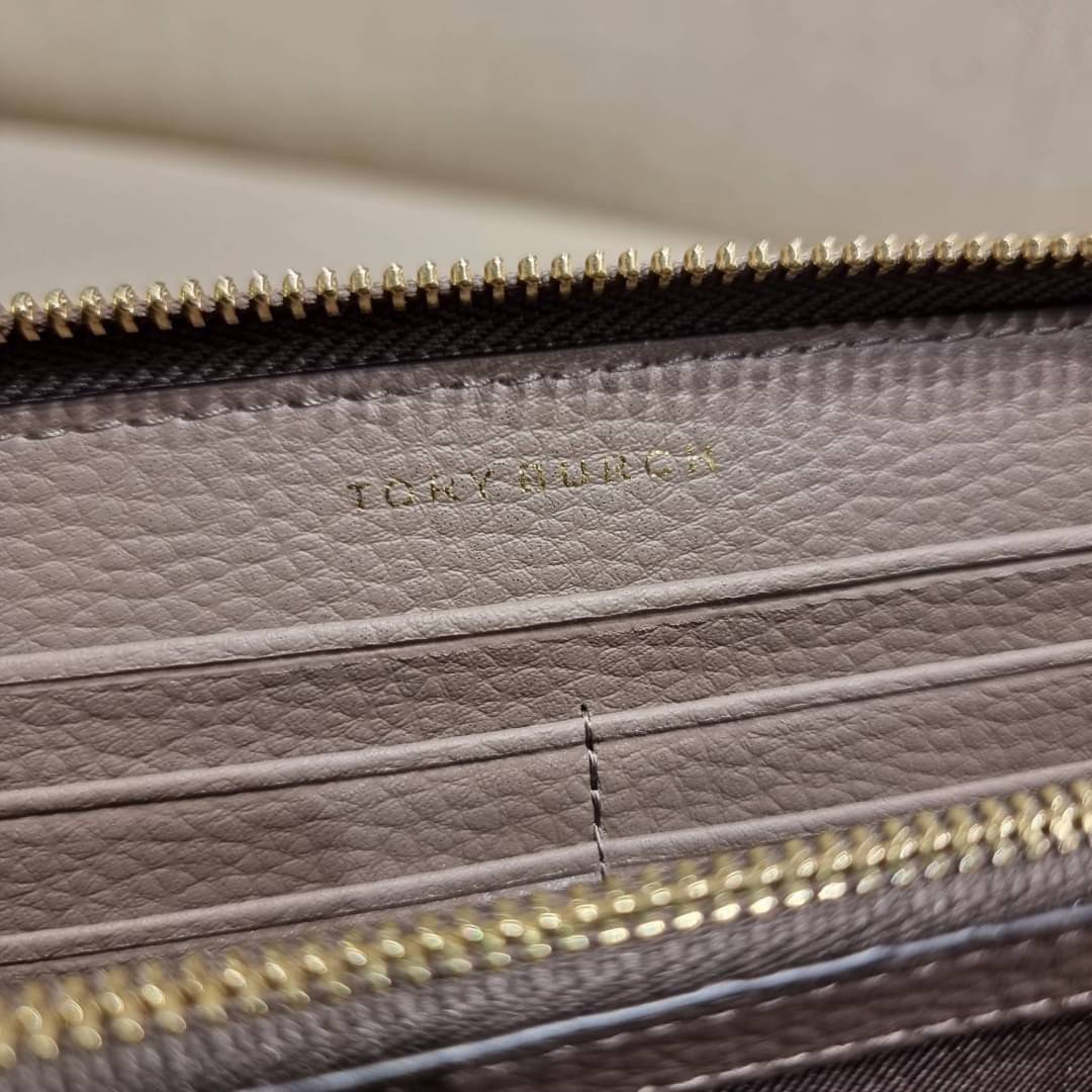 TORY BURCH MCGRAW ZIP CONTINENTAL WALLET กระเป๋าสตางค์ใบยาวรุ่นหายาก จัดเต็มสีสวยพร้อมส่ง ขนาดกำลังพอเหมาะ วัสดุหนังวัวสัมผัสดีมาก