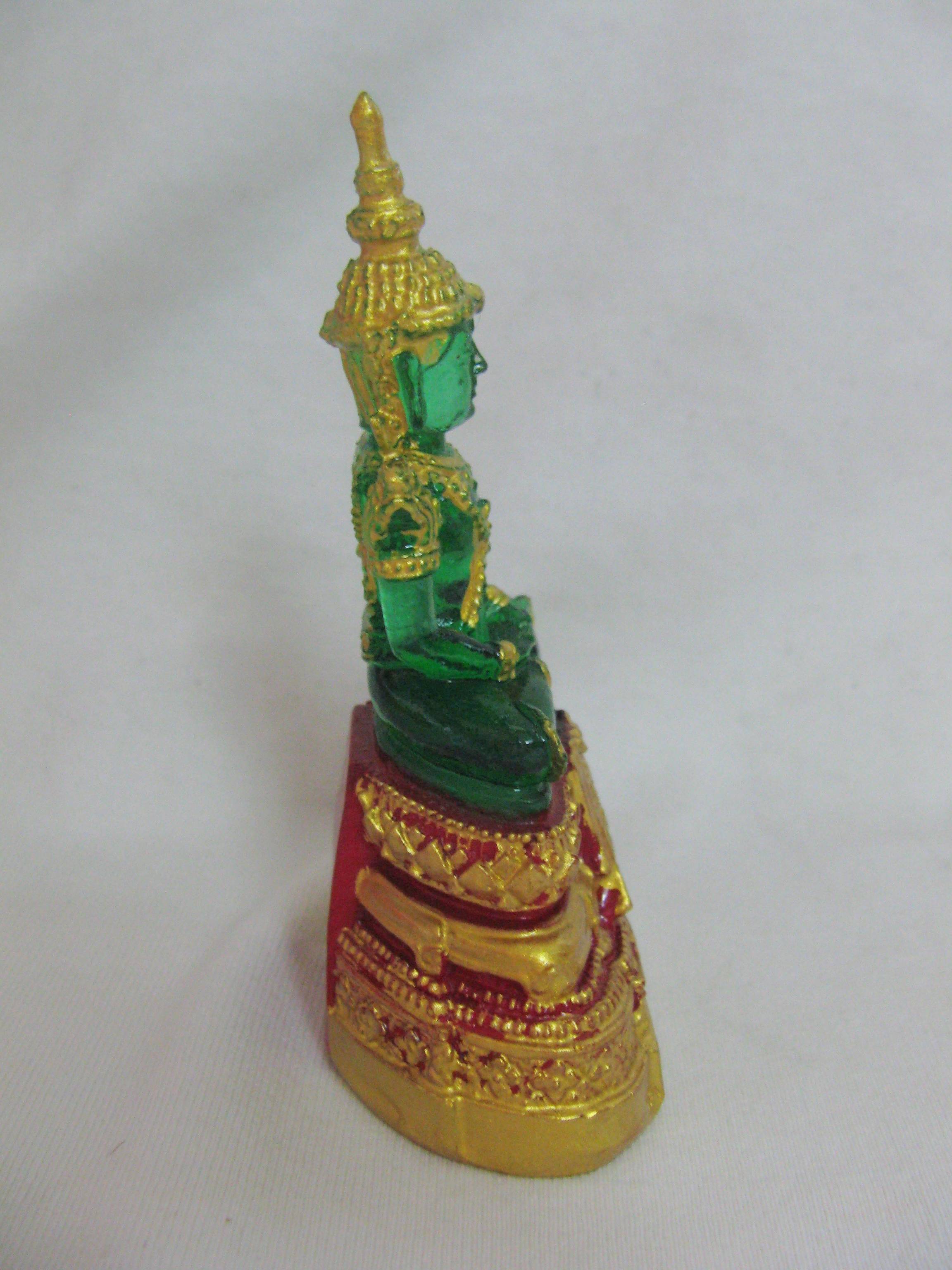 สินค้าหมดค่ะ พระแก้วมรกตแบบบูชา สูง 3.5 นิ้ว(ตั้งบูชาหน้ารถ)ค่ะ