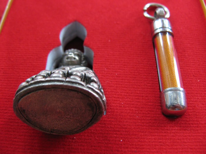 สินค้าหมดค่ะ พระกริ่งเทพวิทยาคม(คูณ) รุ่นพระเทพวิทยาคม(คูณ)บารมี ๙๑ เนื้อทองเหลืองเงินพดด้วง วัดบ้านไร่ พร้อมตะกรุดจีวรค่ะ