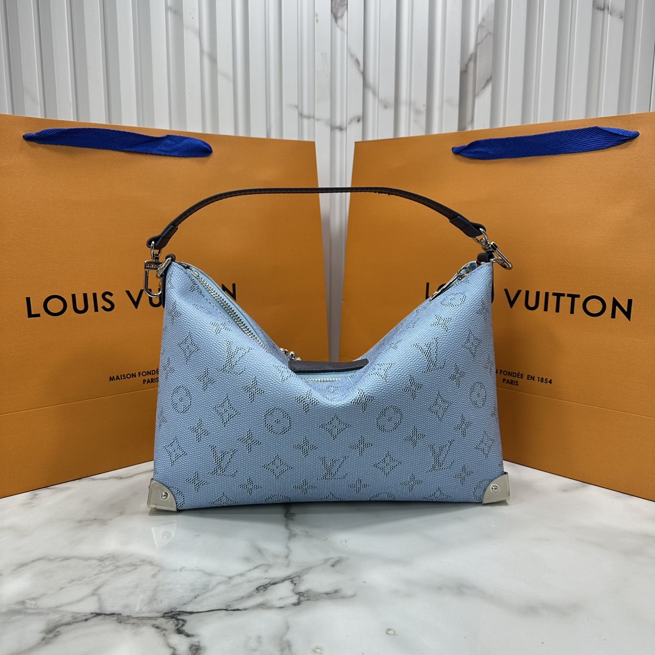 ORI หนังแท้ | LV Bobo Trunk bag Monogram Heritage Canvas / LV Hobob Bag กระเป๋าถือ กระเป๋าสะพายทรงโฮโบ ไอเท็มใหม่ล่าสุดจากตระกูล Trunk รังสรรค์จาก Monogram Heritage แคนวาส มุมกระเป๋าที่ได้แรงบันดาลใจจากทรังก์