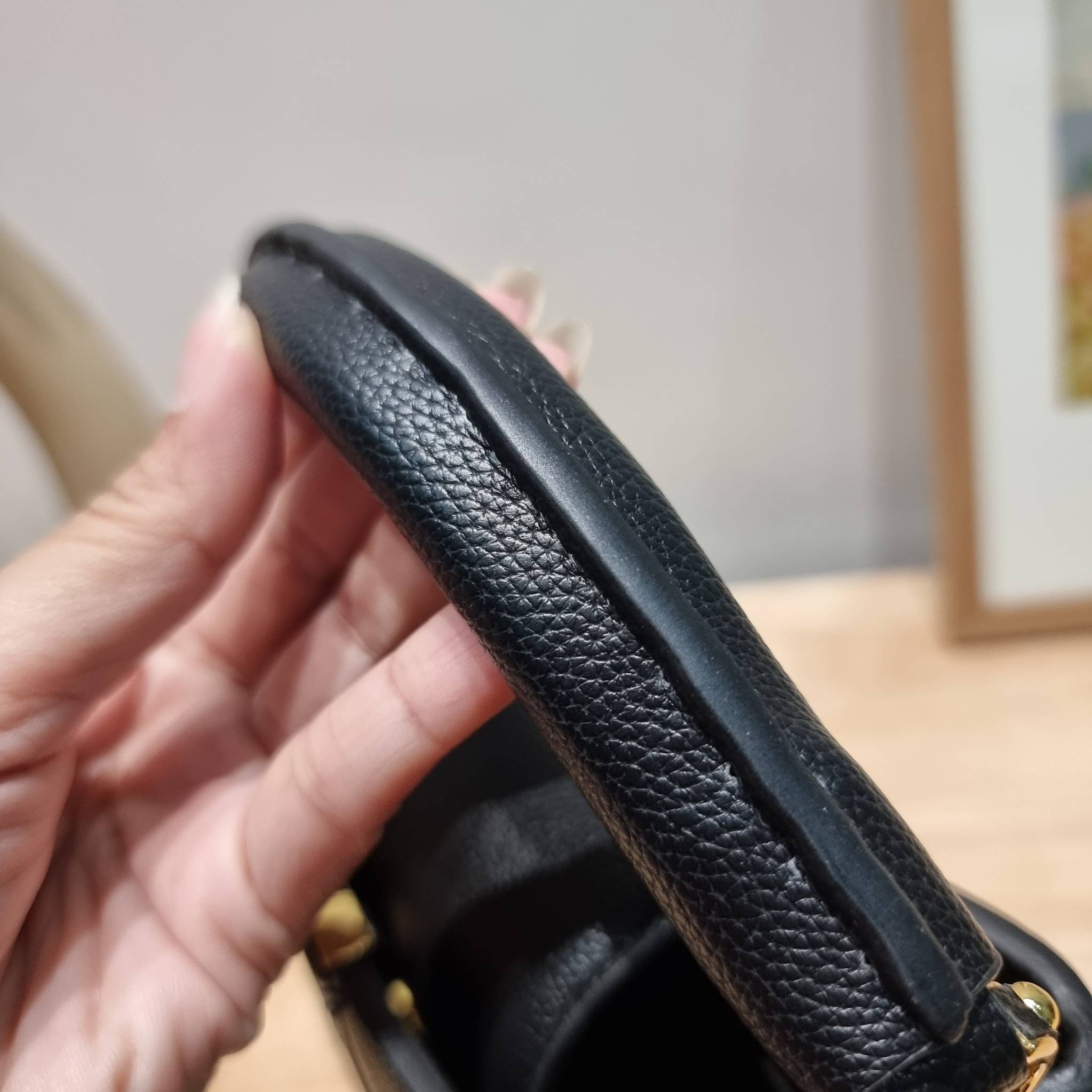 LV capucines mini top handle ที่สุดของความสวยในราคาเบาๆ กระเป๋าถือสุดหรู ดีไซน์ทรงคลาสสิค ที่รอบนี้มาในไซส์มินิ ดีงามม้ากกกก!!