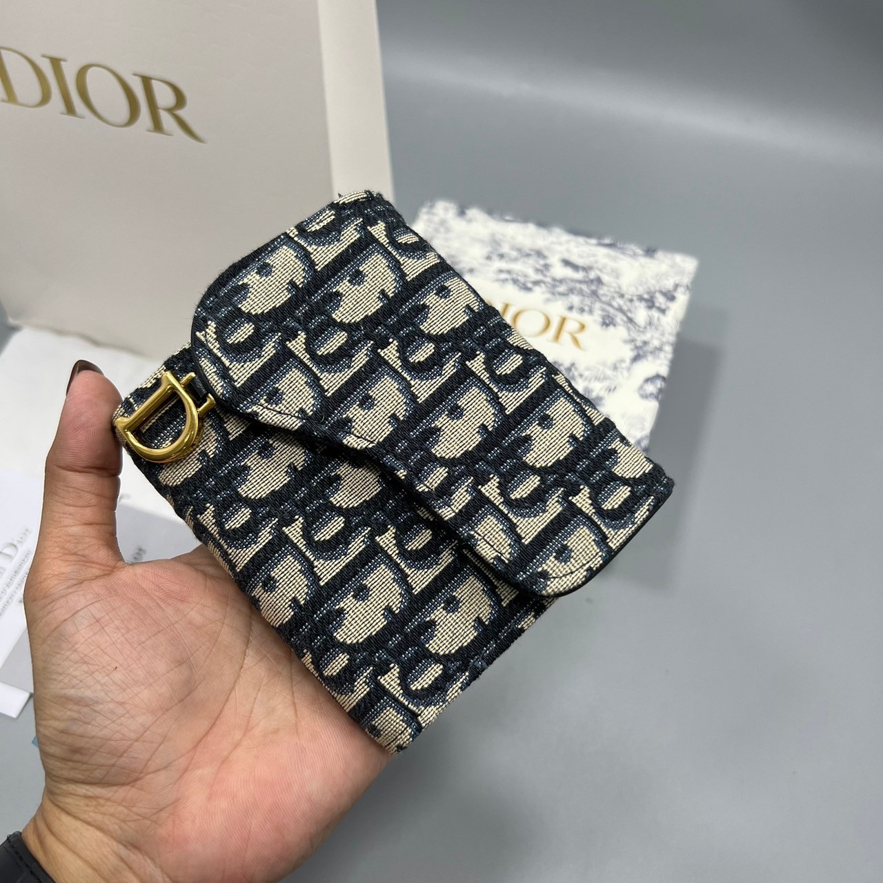 TopORI DIOR SADDLE LOTUS WALLET Oblique Jacquard / Dior wallet กระเป๋าสตางค์ 3 พับ พร้อมส่ง 2 สี **สินค้าเกรดท็อปออริจินอล 1:1 สลับแท้ งานสวยตามรูป ภาพถ่ายจากงานขายจริง ใช้งานต่างประเทศได้