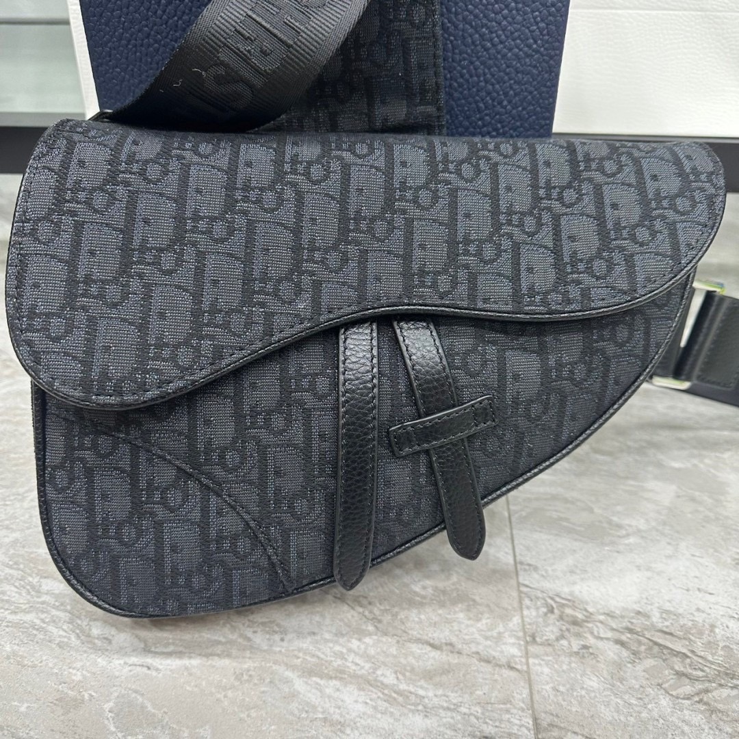 พร้อมส่ง 2 สี DIOR Saddle Bag Black Dior Oblique Jacquard กระเป๋าคาดอกดิออร์ เกรดออริ สลับแท้ 1:1 ใช้ต่างประเทศได้