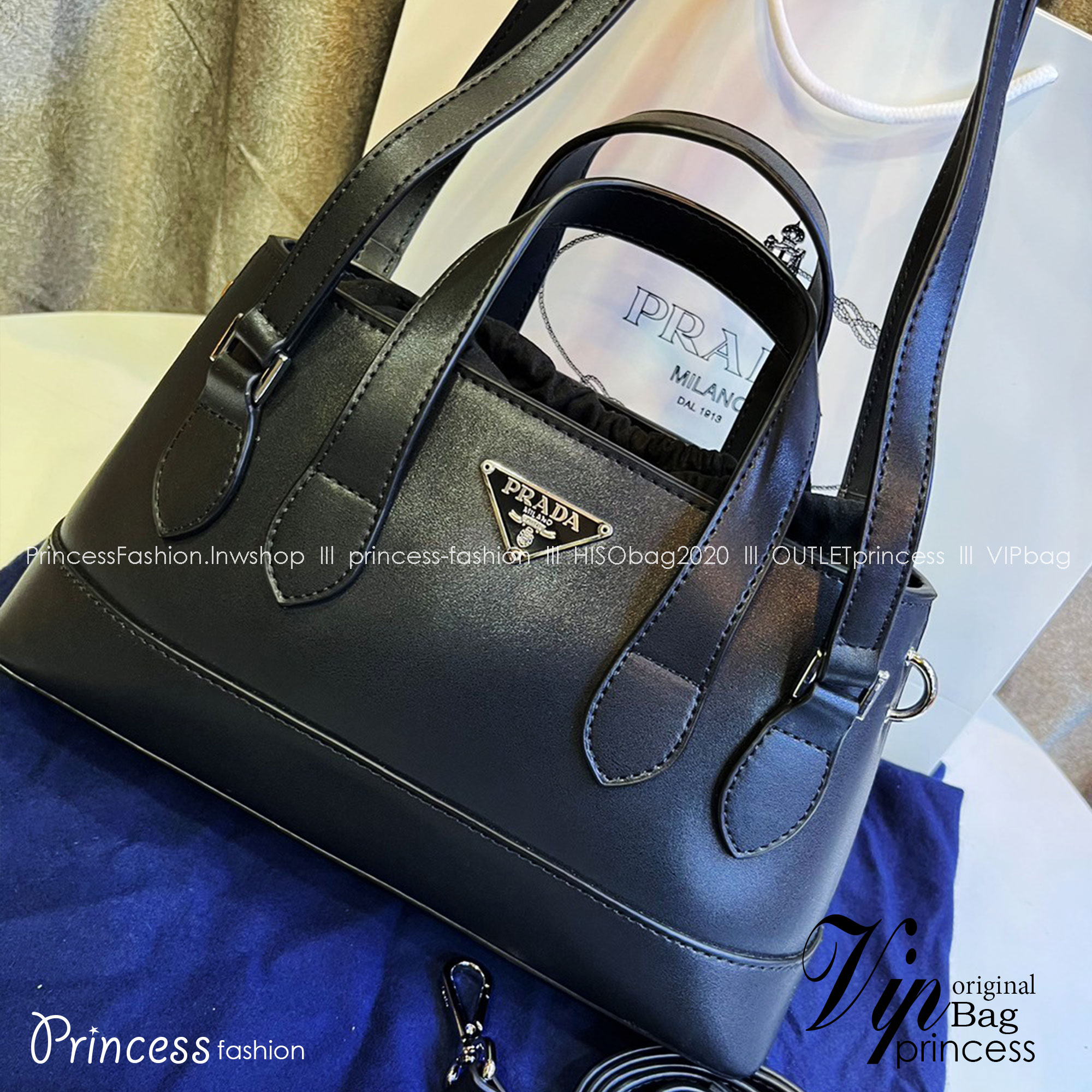 Double 2 way leather handbag / PRADA LEATHER HANDBAG พร้อมส่งที่ไทย กระเป๋าถือหูจับในตัว 2 เส้น พร้อมสายสะพายยาว รูปทรงคลาสสิคใช้งานง่าย มีกิมมิกที่ภายในมีหูรูดน่ารักสุดๆ