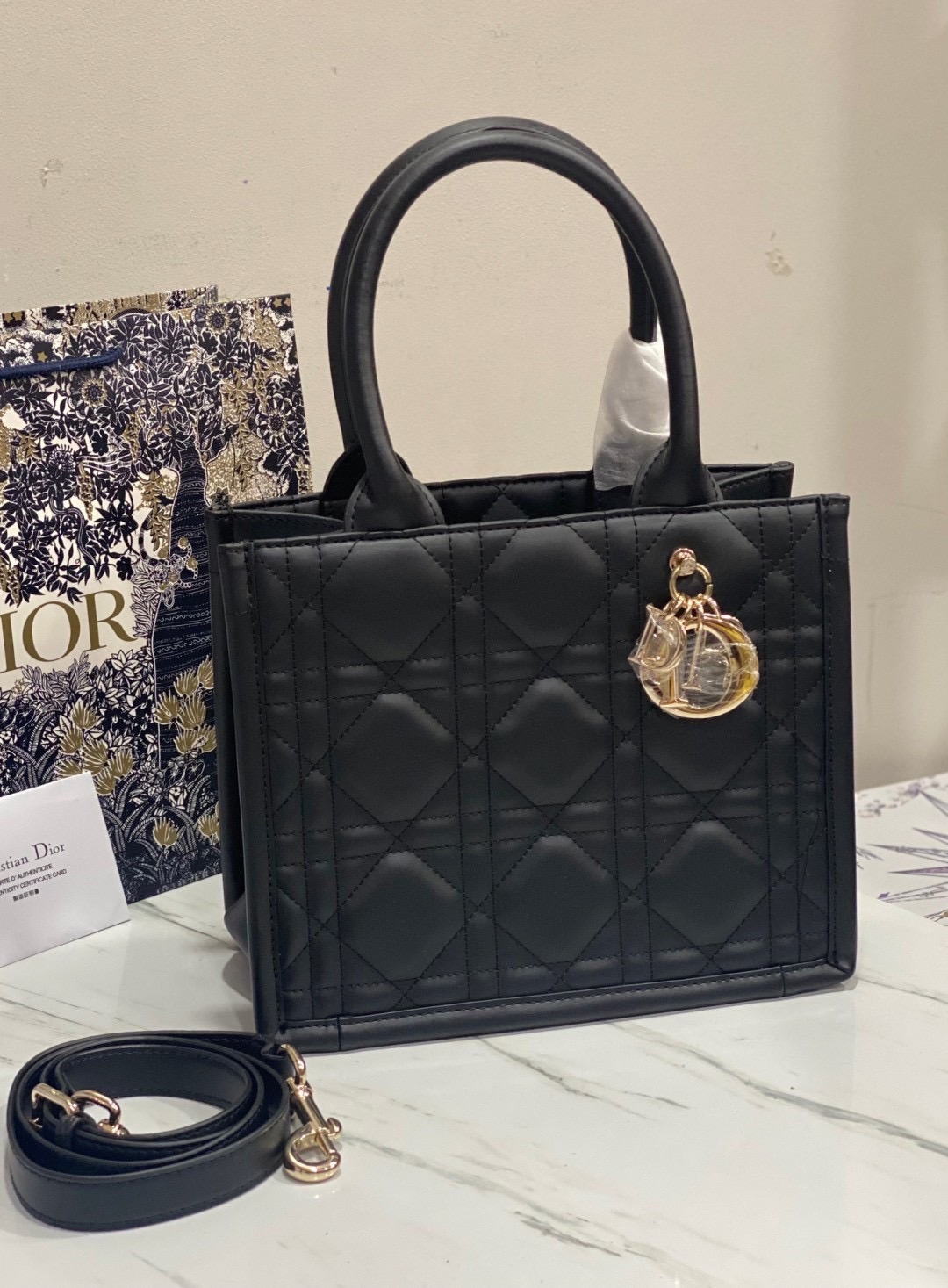 พร้อมส่ง 4 สี Small Dior Book Tote Macrocannage / DIOR TOTE BAG กระเป๋าทรงโท้ท เกรดออริ สลับแท้ 1:1 ใช้ต่างประเทศได้