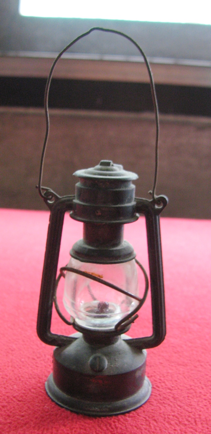 กบเหลาดินสอตะเกียงโบราณ MADE IN HONGKONG ค่ะ