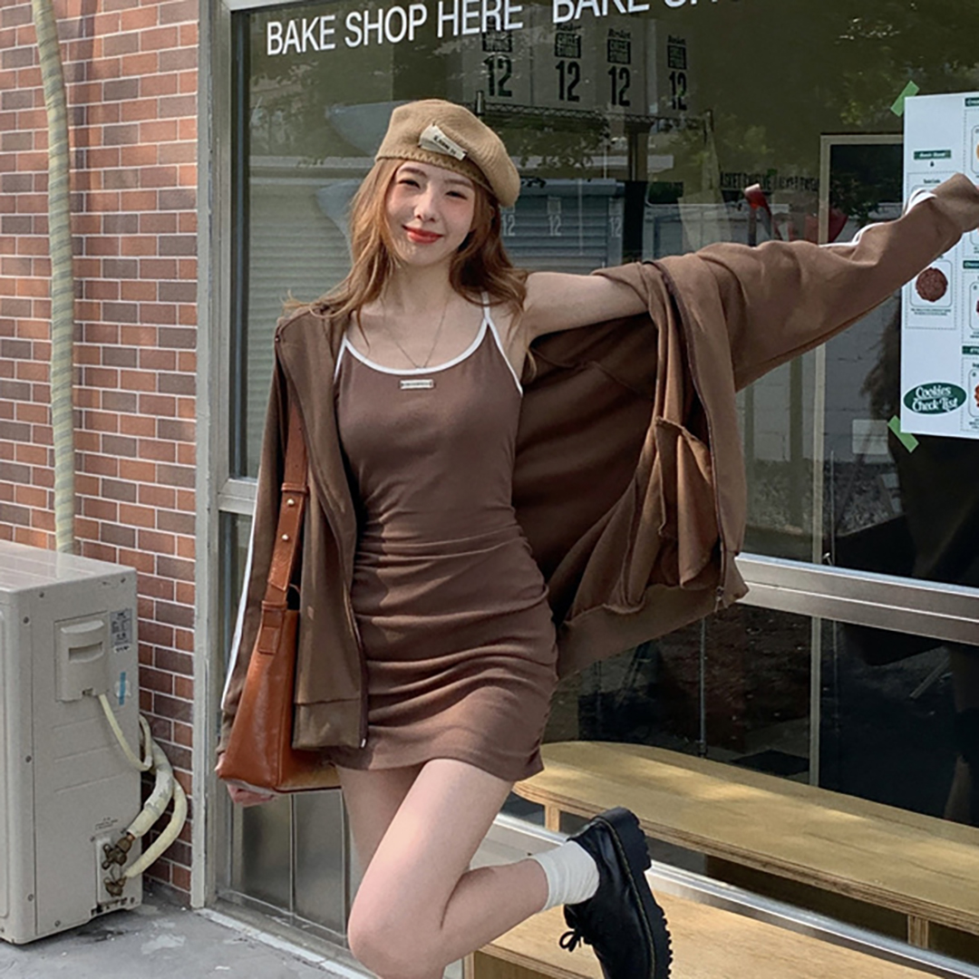 พร้อมส่ง 🐰🩰🥟 Gigi dress & cardigan เดรสสายเดี่ยวสีน้ำตาล เสื้อคลุมวอร์มแขนยาว (แยกชิ้น) (IN38135)