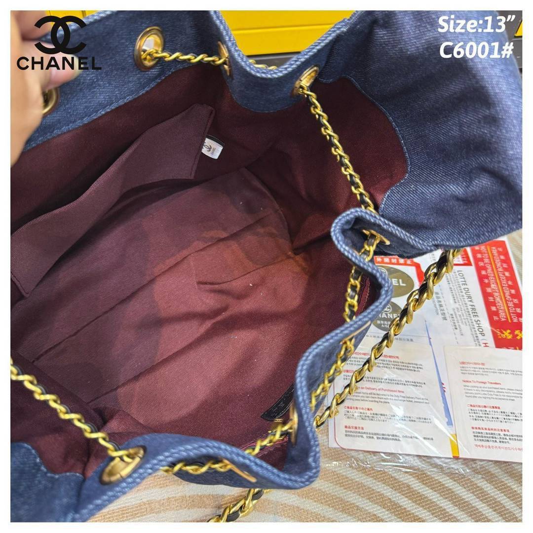 CHANEL 25 Small Handbag กระเป๋าสะพายทรงโฮโบ คอลใหม่ล่าสุด ต้อนรับฤดูกาล SPRING-SUMMER 2025 รูปทรงใช้งานได้จริง จุของได้ ถือเก๋ๆ เอวี่เดย์ลุค บอกเลยว่าดีไซน์เก๋มาก