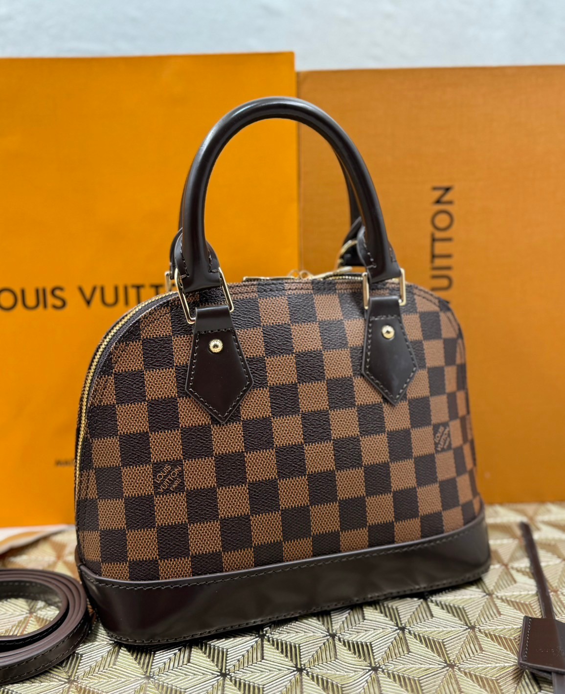 LV Alma BB Damier Ebene Handbag กระเป๋าถือสะพาย เกรดออริ 1:1 ใช้งานต่างประเทศได้