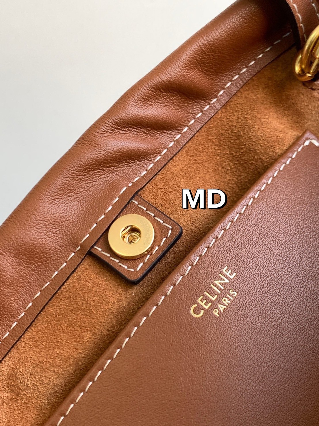 CELINE Small Cabas Drawstring Cuir Triomphe / CELINE TOTE BAG กระเป๋าทรงโท้ทน่ารักน่าใช้ ตัวกระเป๋าหนังนุ่มมาก ปากกระเป๋าเป็นหูรูดดึงปรับทรงได้สองแบบสองสไตล์