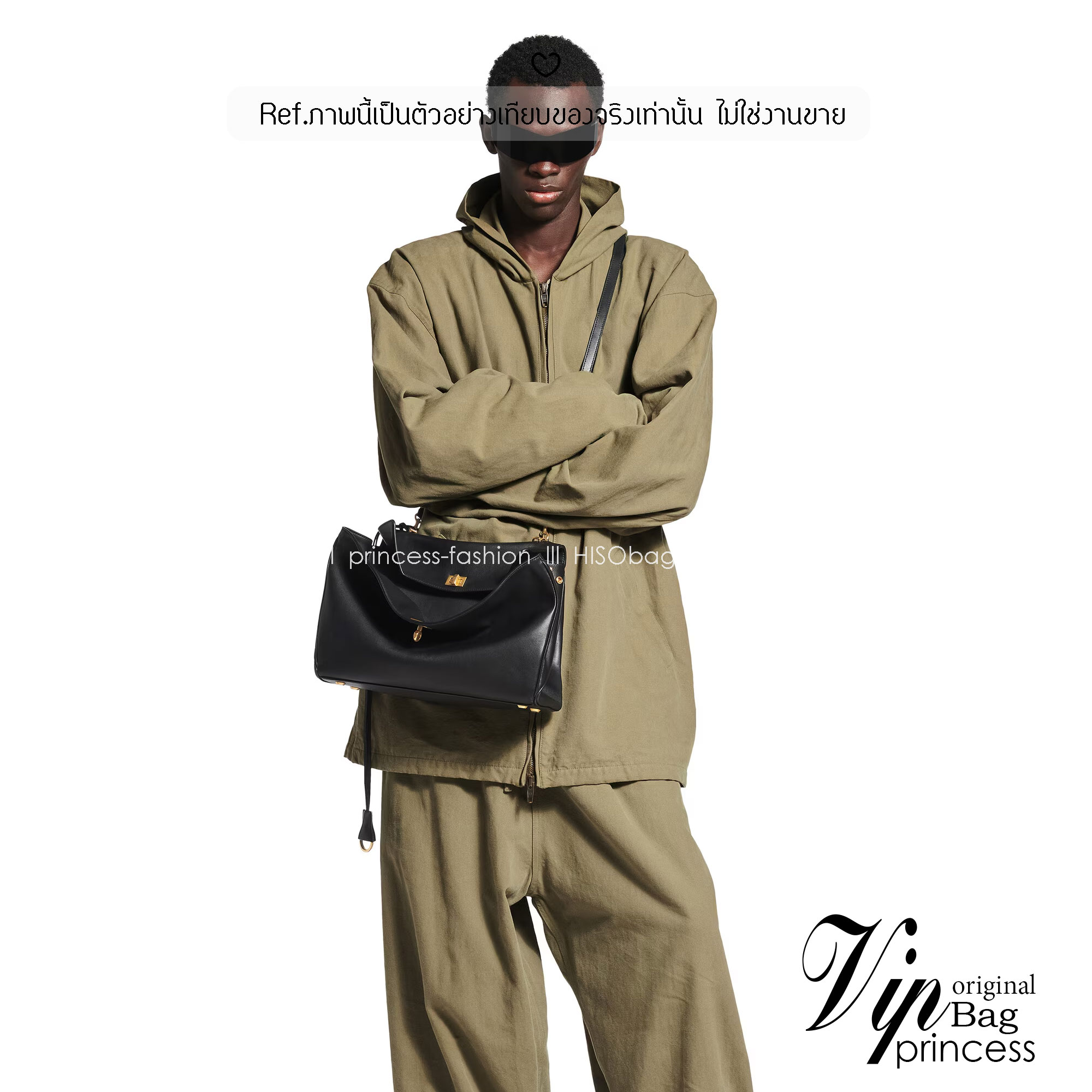 Balenciaga Rodeo Medium Handbag in Black 35cm กระเป๋าสะพายหนังเรียบผิวสัมผัสนุ่มสบายผิว ดีไซน์เรียบหรูตามเอกลักษณ์ของแบรนด์ ภายในโล่งกว้าง จุของได้เยอะ ใบจริงน้องสวยน่าใช้มาก