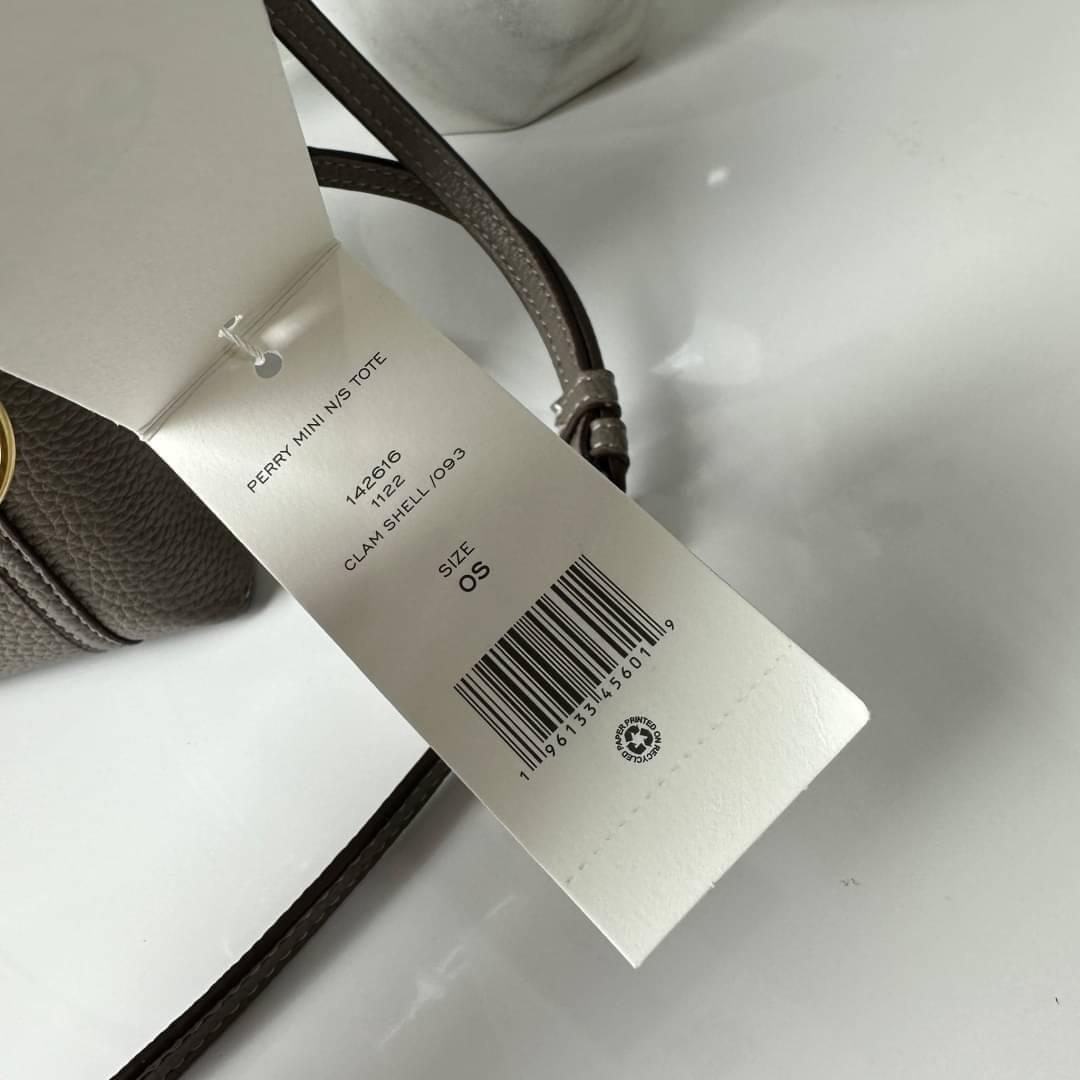 TORY BURCH MINI PERRY TOTE / TORY TOTE BAG / TORY BAG พร้อมส่ง 3 สี กระเป๋าแบบมินิมอลในรูปทรงใหม่ที่คล่องตัว ใส่มือถือได้ทุกรุ่น