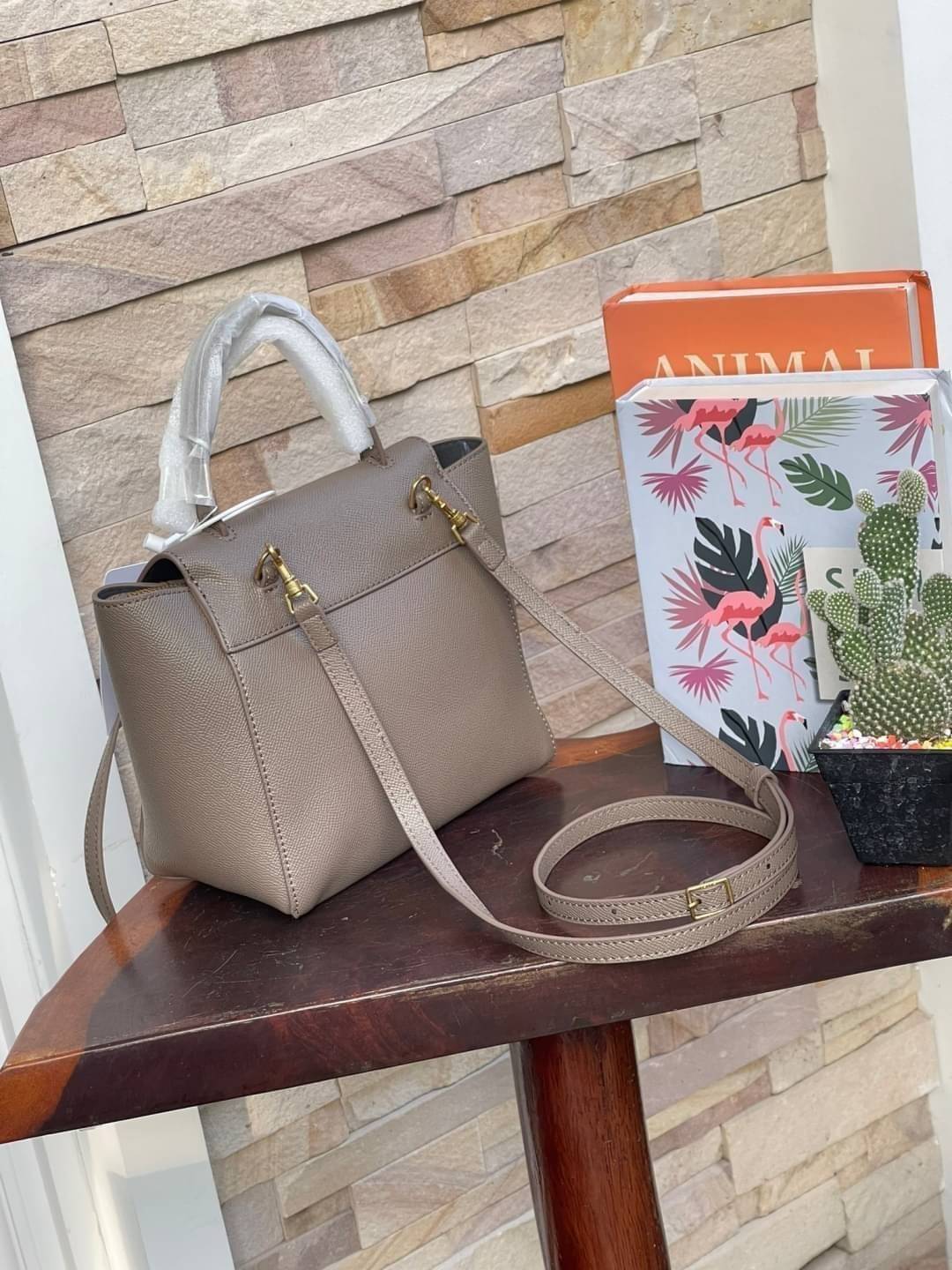 CELINE NANO BELT BAG / Celine Belt Bag กระเป๋าถือที่มีสไตล์มินิมอล และดูเรียบง่าย แต่หรูหรา