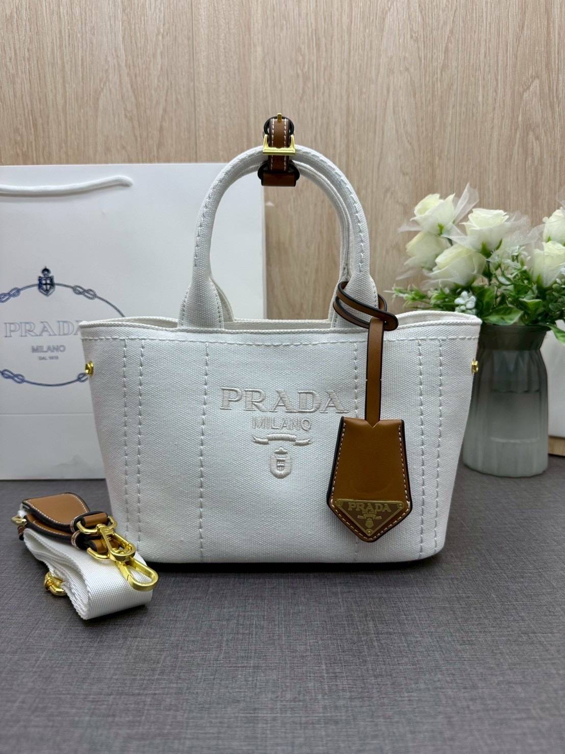 ORI หนังแท้ | Prada Jardinière linen blend mini-bag / Prada Tote Bag กระเป๋าทรงโท้ทใบเล็กน่ารัก ผ้าลินินผสม มาพร้อมดีไซน์ทันสมัย