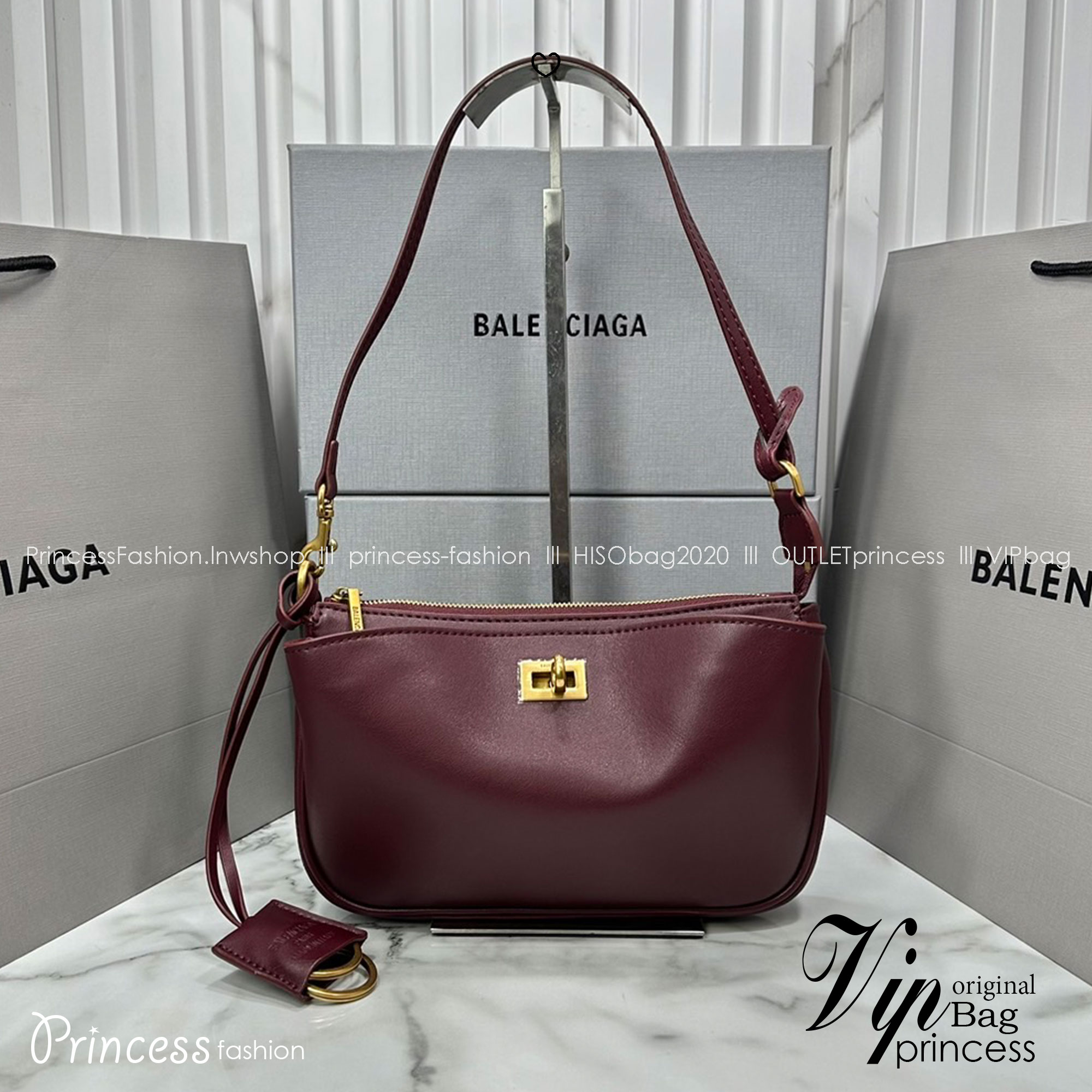 Balenciaga Rodeo Sling Pochette / Balenciaga shoulder leather bag 22cm กระเป๋าสะพายทรงพอชที่สุดของไฮแบรนด์สุดไอคอนิค ดีไซส์เรียบหรู สวยจับต้องได้ ถือหรือสะพายไหล่ได้เก๋มากๆ ถือออกงานก็ได้ลุคไฮแฟชั่นหรูๆ