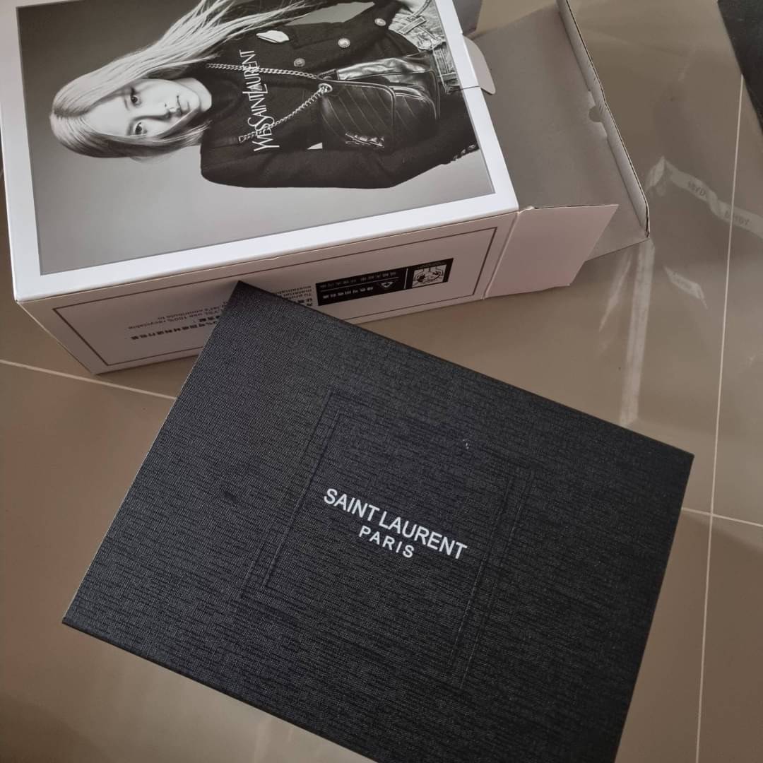 YSL niki baby chain bag in crinkled vintage leather / Yves Saint laurent shoulder bag กระเป๋าสะพายทรงคลาสสิค สุดฮอต ที่ใครๆก็ต้องมีใช้ ดีไซน์เรียบหรู วัสดุหนังลายวินเทจสัมผัสดี