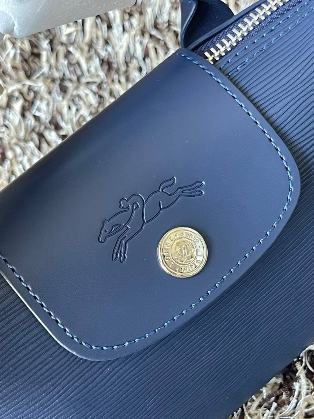 LONGCHAMP LE PLIAGE CITY POUCH WITH HANDLE Taupe - Canvas (ไม่มีสายยาว) กระเป๋าเครื่องสำอางแบบมีซิปพร้อมหูหิ้วใบนี้เหมาะสำหรับการจัดระเบียบกระเป๋าของคุณ