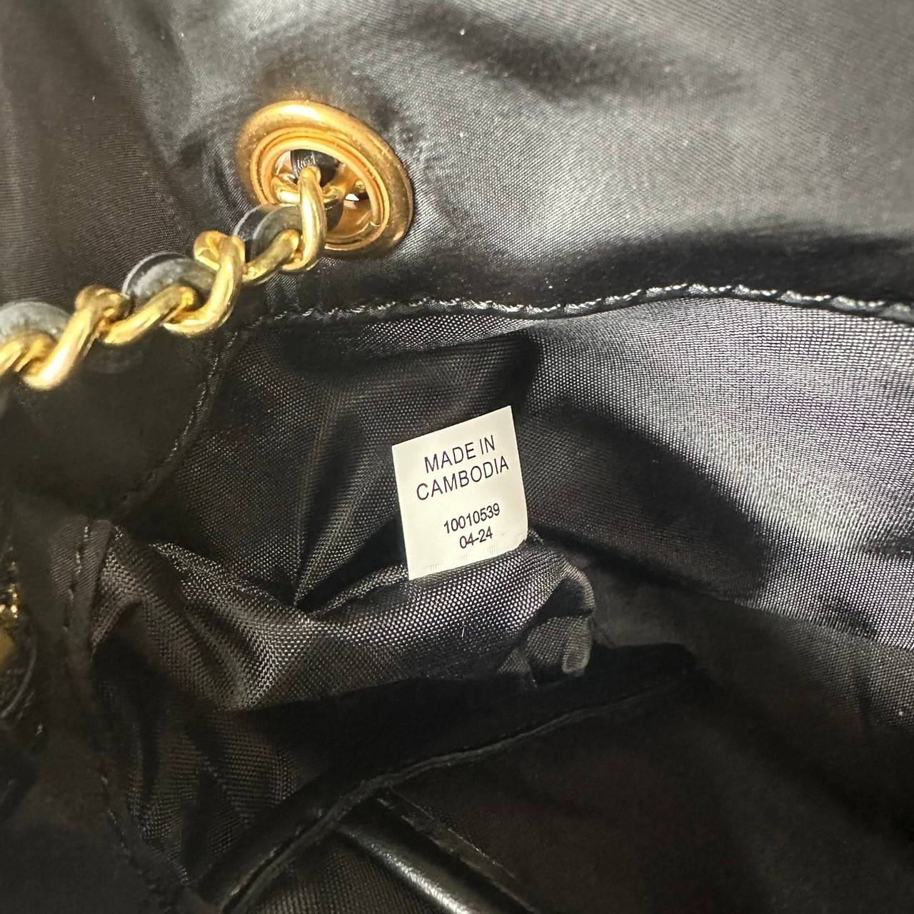 TORY BURCH Ella Chain Crossbody Nylon Bag กระเป๋าคล้องไหล่สายโซ่หรูหราโดดเด่นด้วยโลโก้หนังด้านหน้า สามารถปรับสะพายคอสบอดี้ สะพาลไหล่ได้