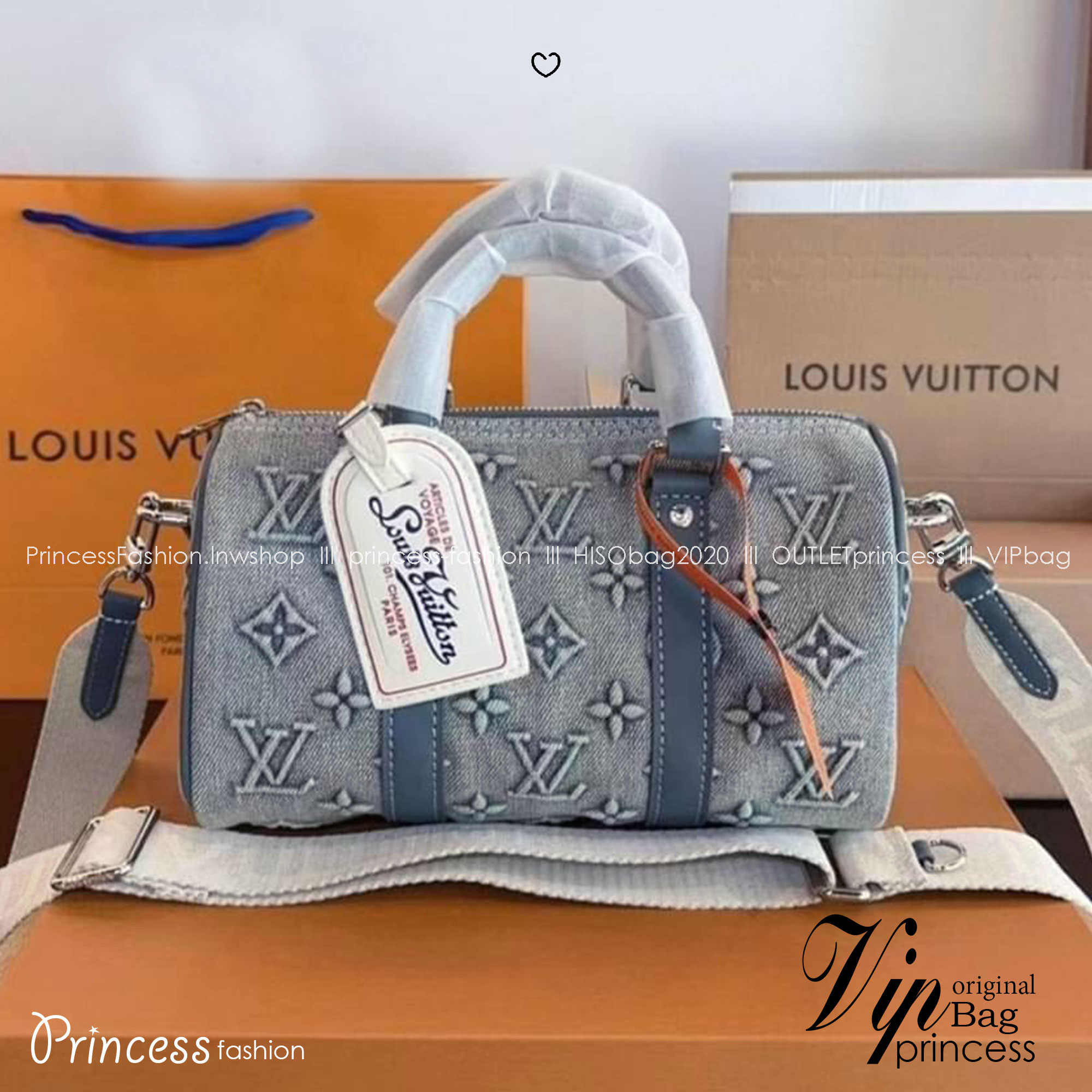 LV Bandouliere 25 Monogram Denim Bag กระเป๋าสะพายทรงหมอนเดนิมซีดสไตล์วินเทจ ปั้มนูนโลโก้ลายโมโนแกรม ใหม่ล่าสุด มาแรงม้าก! -- [รับตัวแทนกระเป๋า]