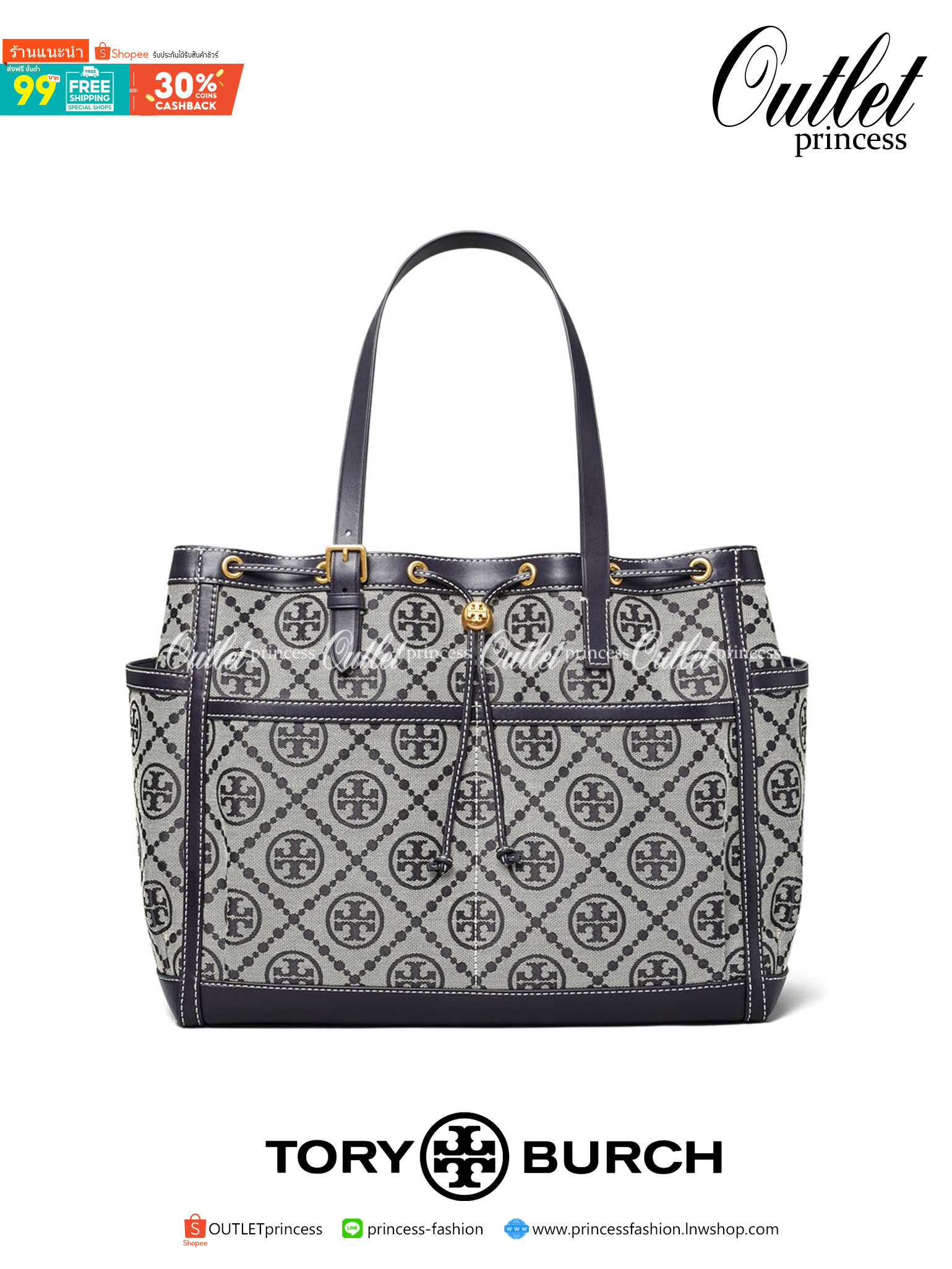 OUTLET 】TORY T MONOGRAM JACQUARD WFH TOTE กระเป๋าถือหรือสะพายไหล่ วัสดุ Canvas ปักษ์ลายแบรนด์ อะไหล่ทองสวยหรู น้ำหนักเบา จุของได้เยอะ ด้านหน้ามีกระเป๋าเล็ก2ช่อง ด้านหลัง2ช่อง ด้านในโล่ง มีช่องใหญ่1ช่อง ช่องเล็ก1ช่อง และอีก1ช่องซิป ใบใหญ่ Size XL ใส่เสื้อผ