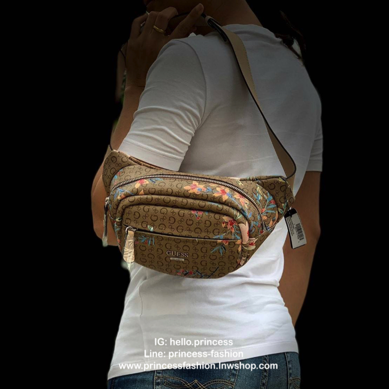 GUESS G LOGO FANNY PACK BELT BAG พร้อมส่ง รุ่นแนะนำเลยค๊าา❤️ กระเป๋าคาดเอว//คาดอก ได้ วัสดุ pvc อย่างดี หนังนิ่มดีมากค่ะ ตัวกระเป๋าออกแบบลาย G ทั้งใบ ผสมลาย multi floral เข้ามาได้สวยงามน่าใช้มากๆค่ะ ด้านหน้ามีโลโก้แบรนด์ และช่องซิปเล็กสำหรับใส่ของจ