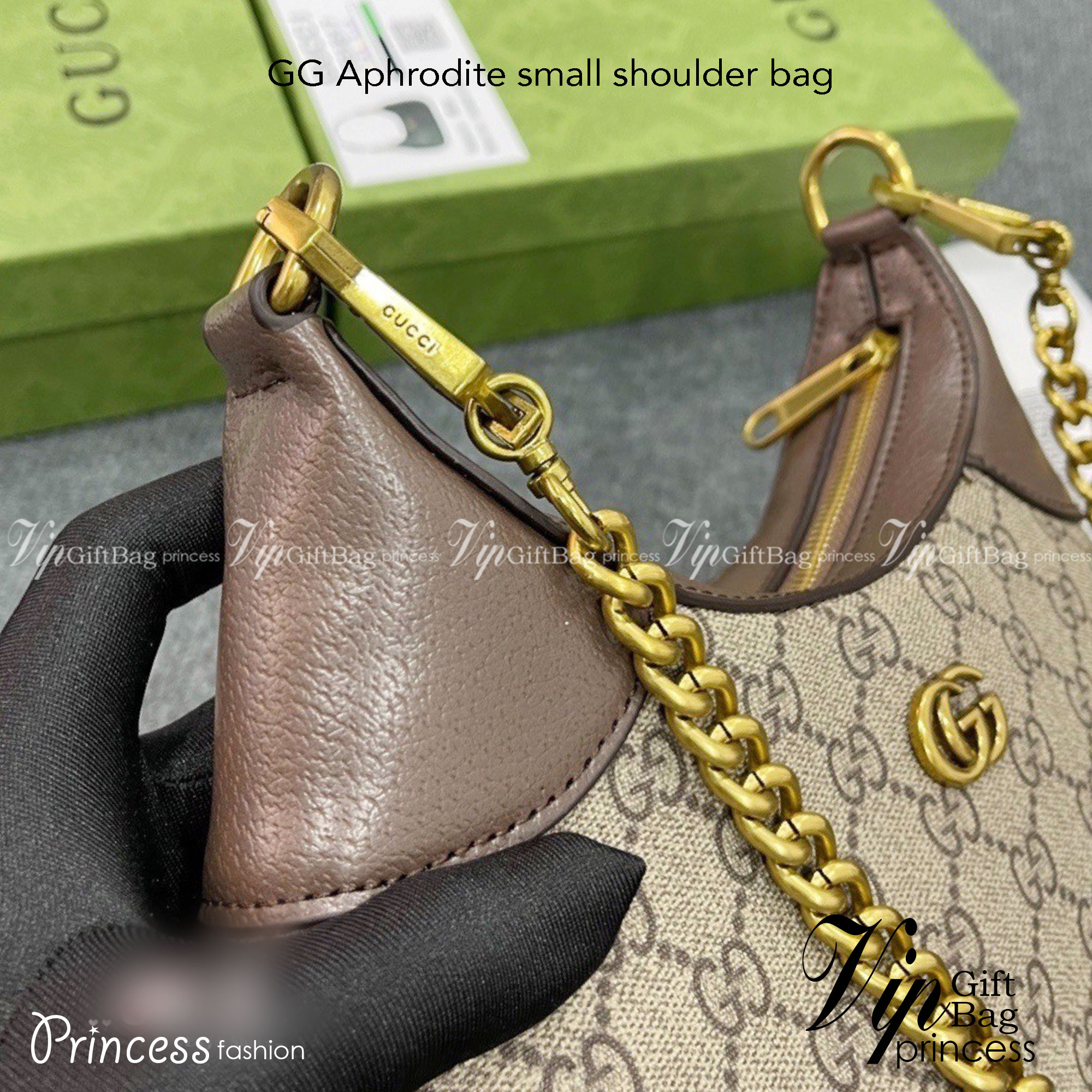 GUCCI Aphrodite small shoulder bag / GC crossbody pouch bag กระเป๋าสะพายทรงคลาสสิค ดีไซน์ย้อนยุคผสานความโมเดิร์นด้วยรูปทรงพอช ที่ใช้งานได้ทุกสไตล์ วัสดุหนังแคนวาส ทนทาน ภายในกระเป๋าเป็นช่องโล่ง สายสะพายมีลูกเล่นหลากหลาย มีให้ทั้งแบบโซ่คล้องไหล่ สายหนังที่