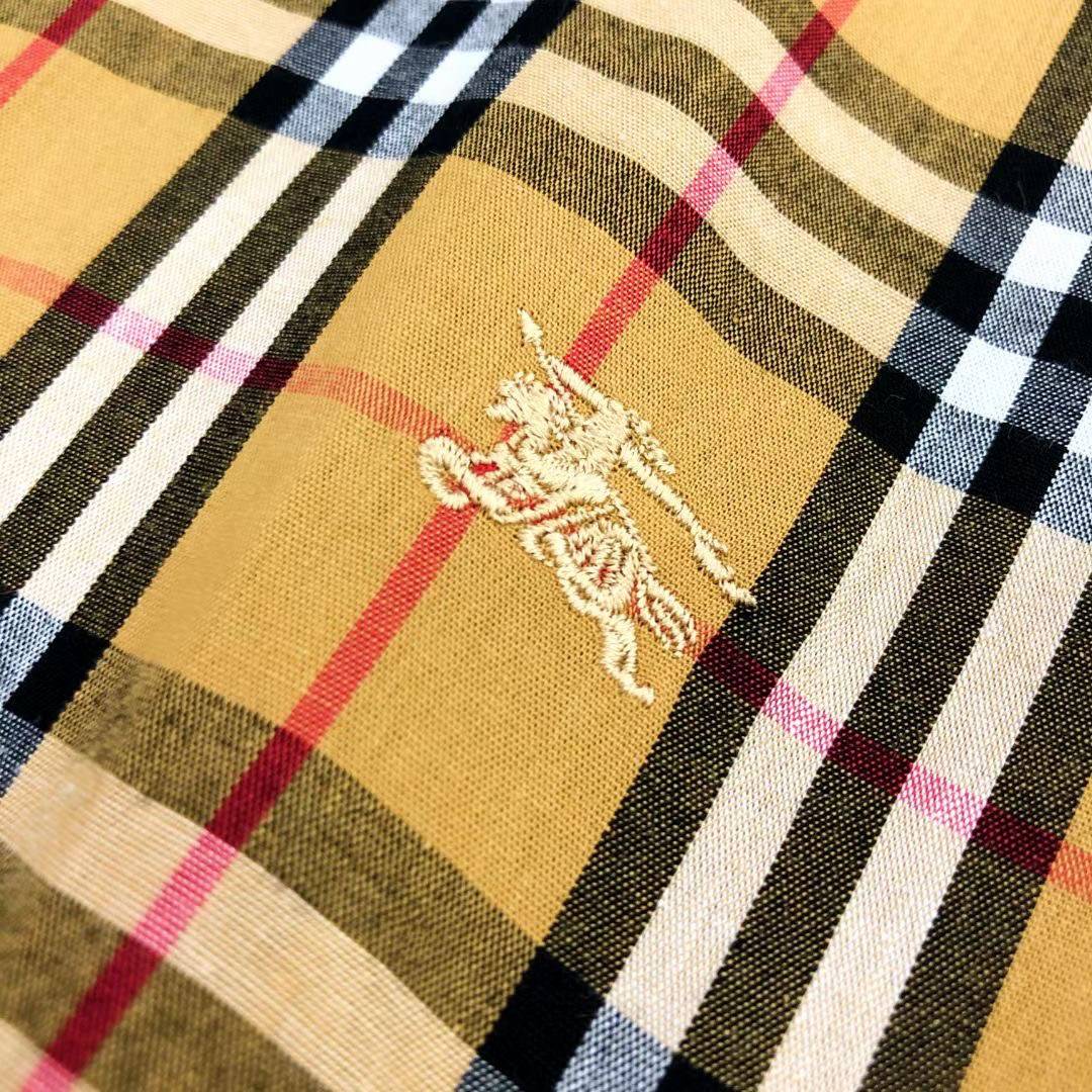 BURBERRY SHIRT / BURBERRY LONG SLEEVE VINTAGE CHECK SHIRT เสื้อเชิ้ตแขนยาวแบรนด์เบอเบอรี่ ลายสก็อตสุด classic เรียบหรู ดูดี ภูมิฐานมากๆค่ะ สินค้านำเข้าคุณภาพเทียบแท้ งานสวยเทพ เนื้อผ้าอย่างดี เป๊ะมาก รับประกันความพอใจเลยนะคะ ใส่เป็นเชิ้ตติดกระดุมเนี๊ยบๆ ห