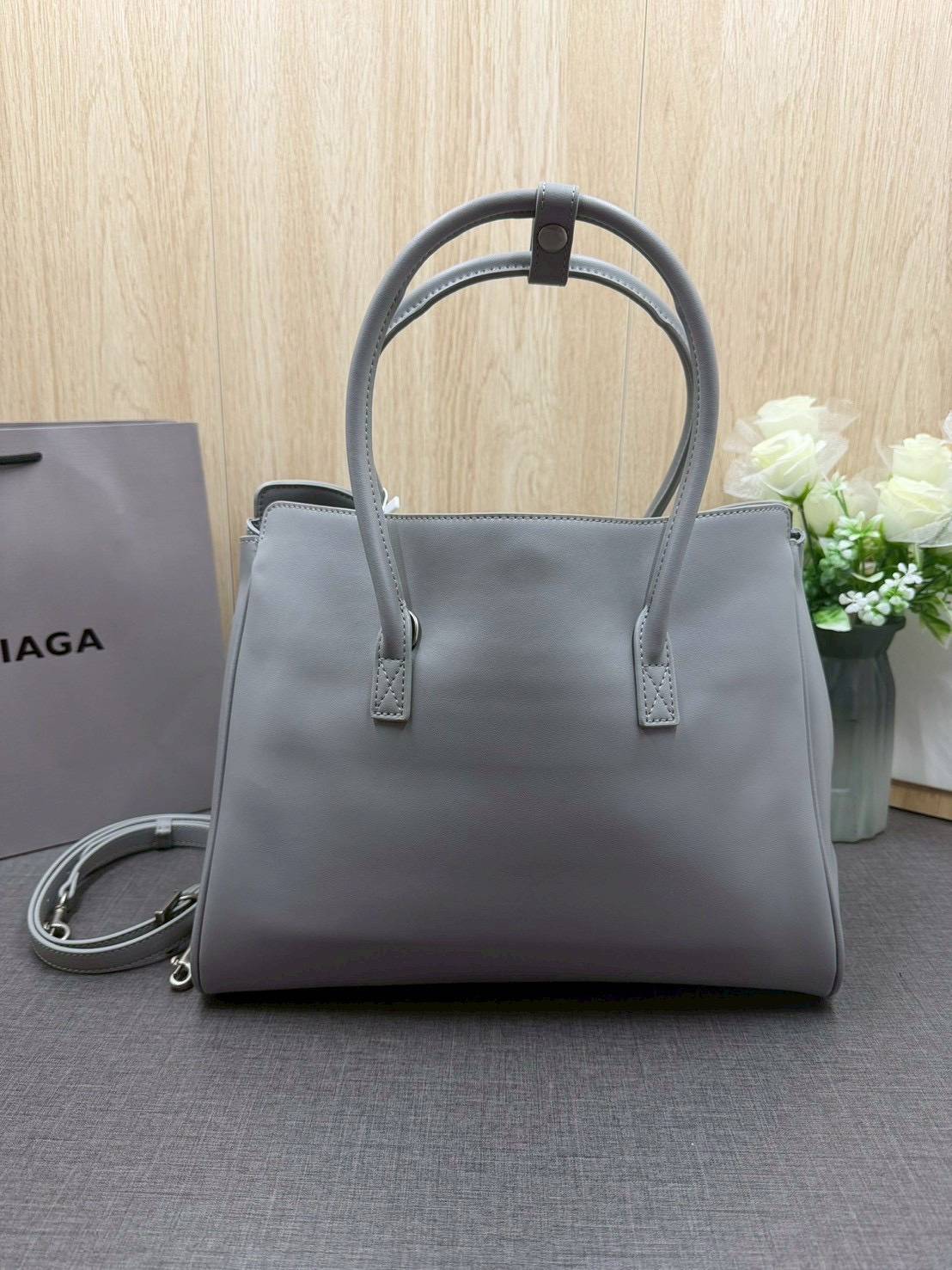 ORI หนังแท้ | Balenciaga Carry All Hampton Bag / Balenciaga Tote Bag 33cm กระเป๋าสะพายทรงโท้ท ภายในโล่งกว้าง ดีไซน์เรียบง่าย เรียบหรู