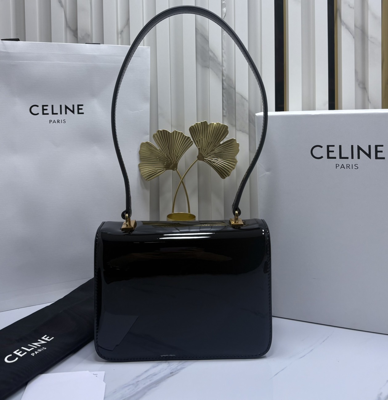 สลับแท้ CELINE TEEN GARANCE bag in PATENT CALFSKIN กระเป๋าสะพายไหล่หนังแท้ รุ่นใหม่ล่าสุดหนังเงาสวยงามหรูหรา 🤍 เกรดออริจินอล สลับแท้ 1:1 ภาพถ่ายจากงานขายจริง ใช้งานต่างประเทศได้