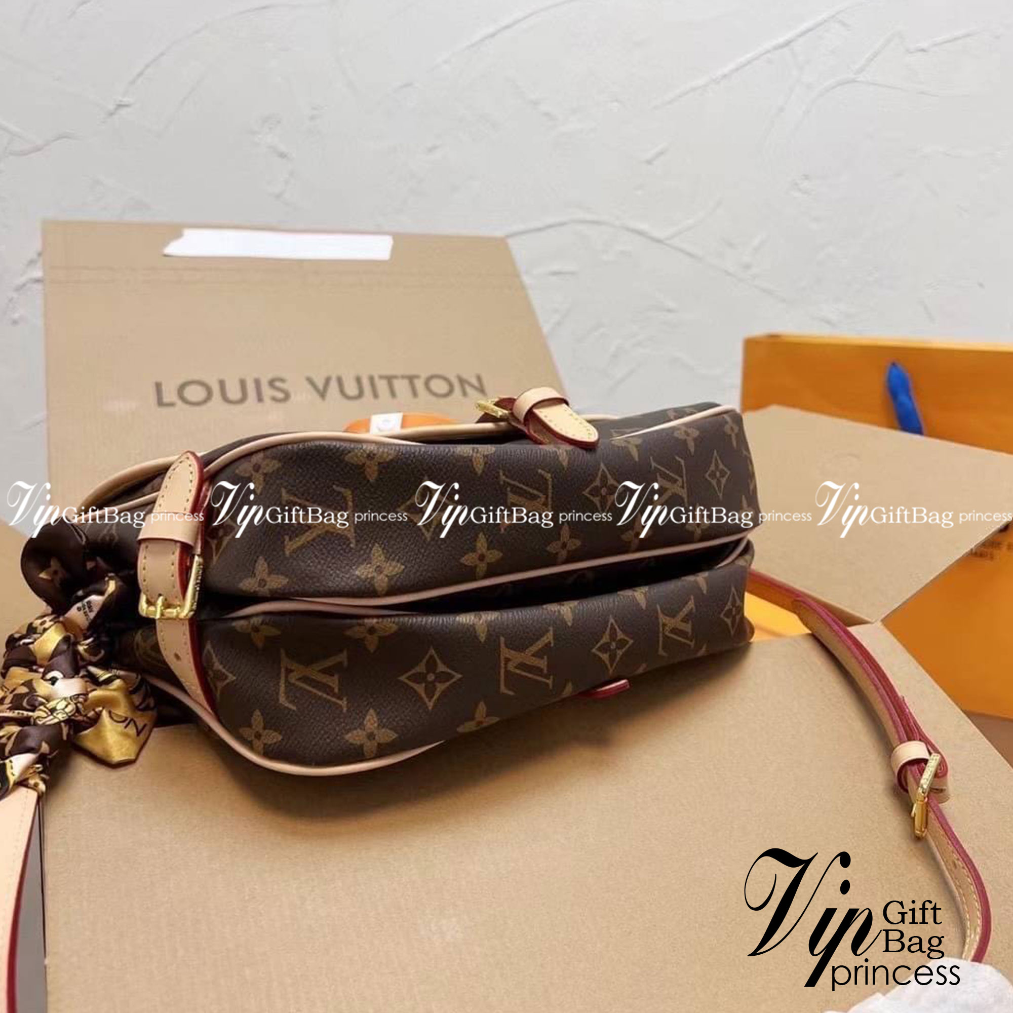 LV Monogram Saumur PM / LV Saumur 30 Brown Monogram Canvas CrossBody Bag กระเป๋าสะพายแบบครอสบอดี้สุดหรู โดดเด่นด้วยลายโมโนแกรม หยิบใช้ได้ทุกวัน ทุกโอกาส สวยคุ้มเกินราคาค่ะ